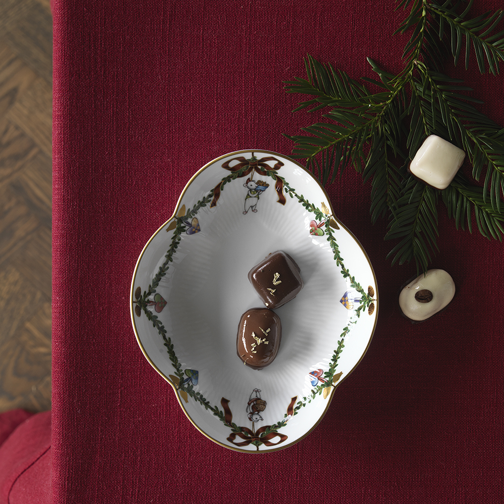 Royal Copenhagen Stjerne Riflet Jul fat 17,5 cm