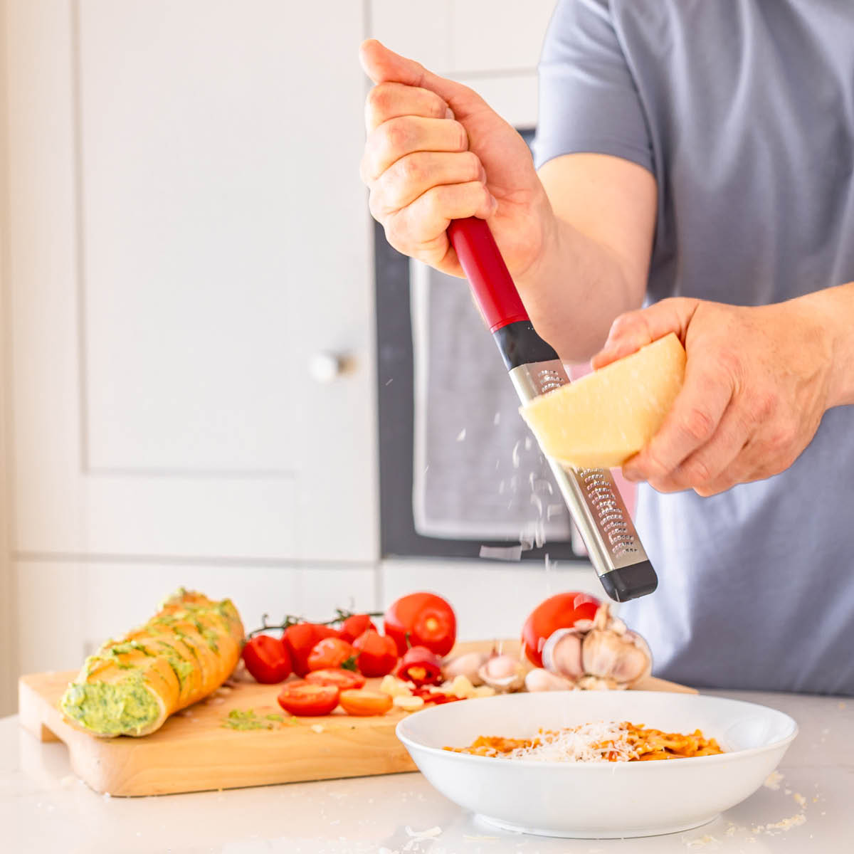 KitchenAid KitchenAid Classic rivjärn fin 29 cm empire red