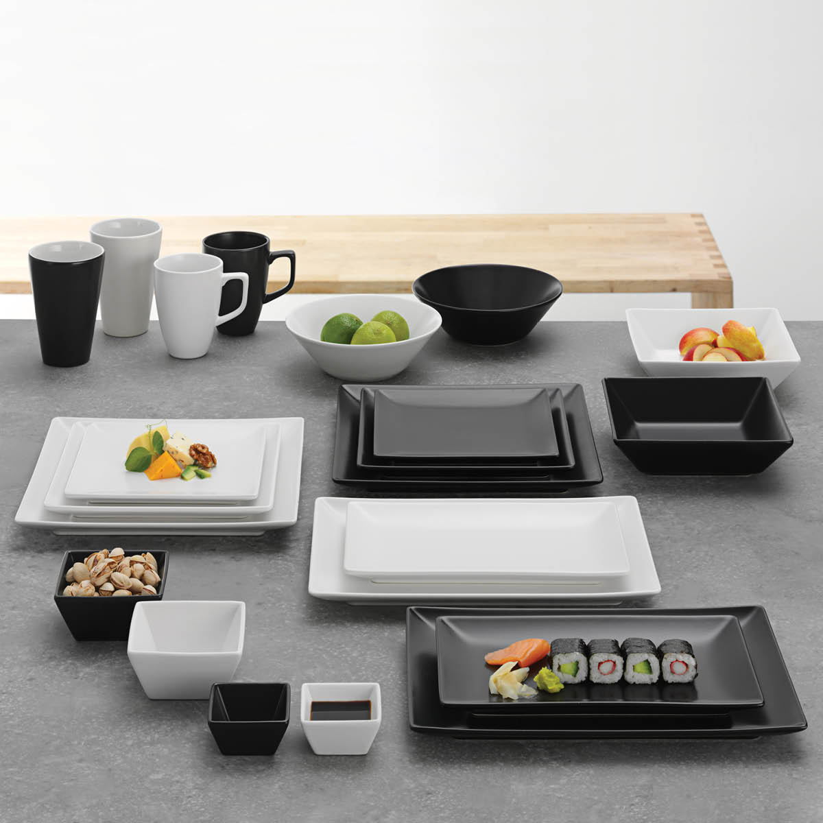 Aida Quadro tallerken 30x20 cm svart