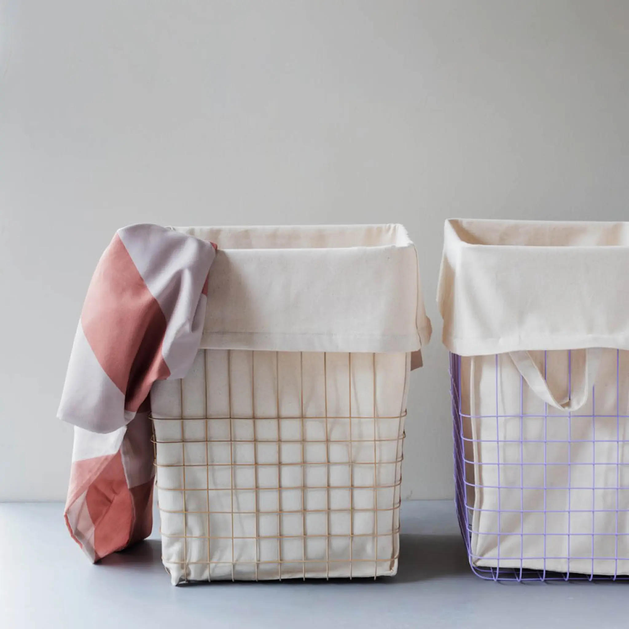 Mette Ditmer STORE-IT metallkorg med canvaspåse 40x32x50 cm sand