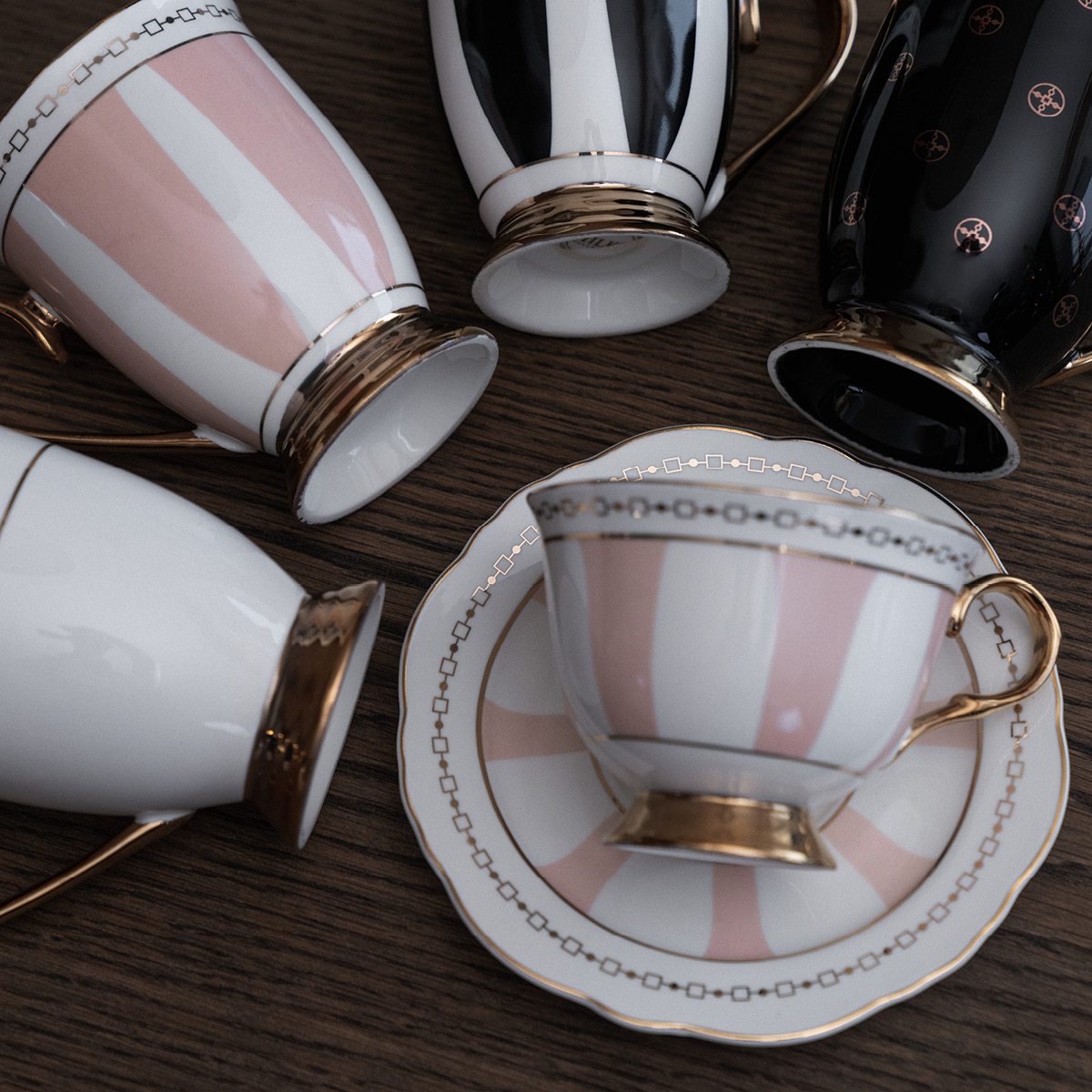 Hilke Kopp med fat 22 cl Strisce Rosa/Guld