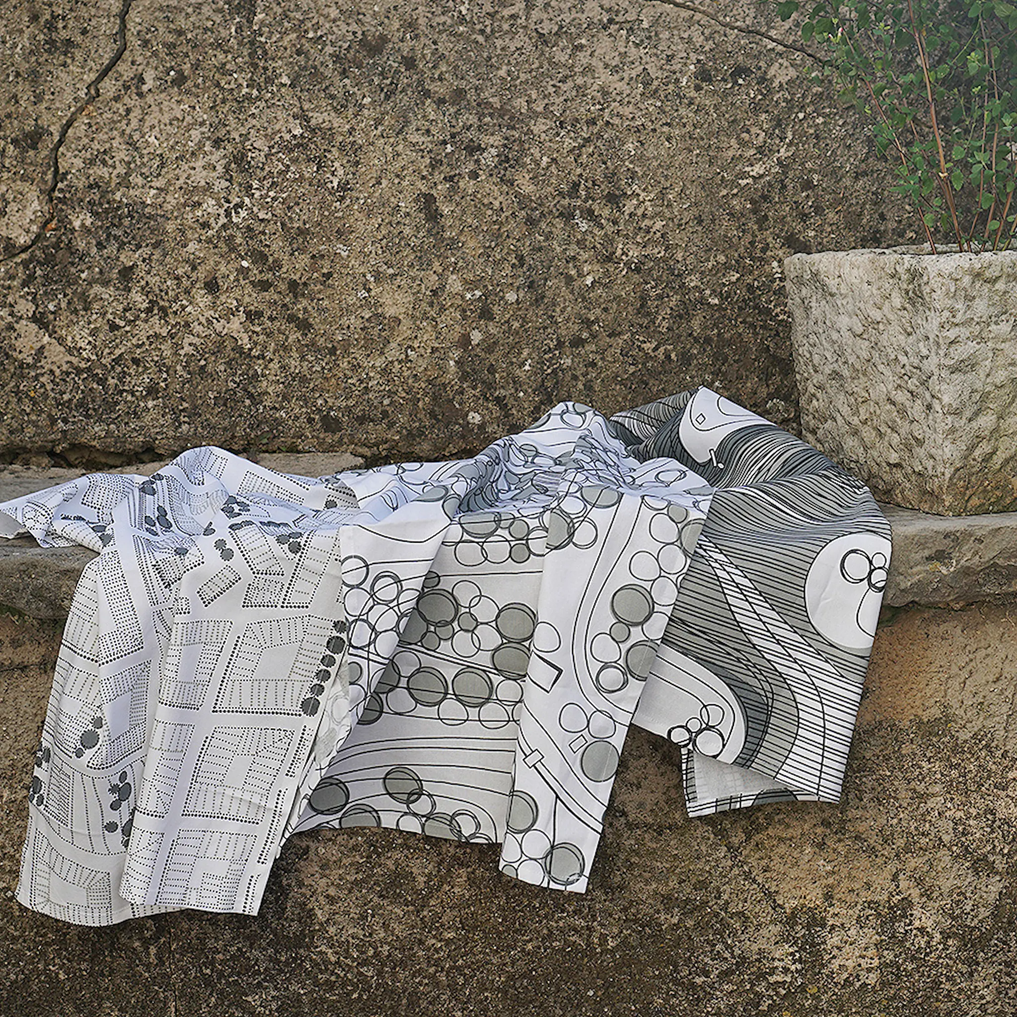 Born in Sweden Sweden from Above Keittiöpyyhe Forest 50x70 cm Harmaa