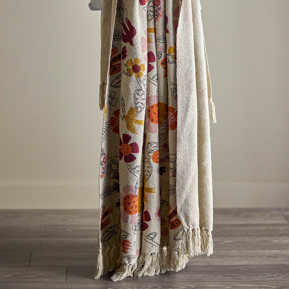 Bloomingville Vivielle pledd 160x130 cm blomster lys