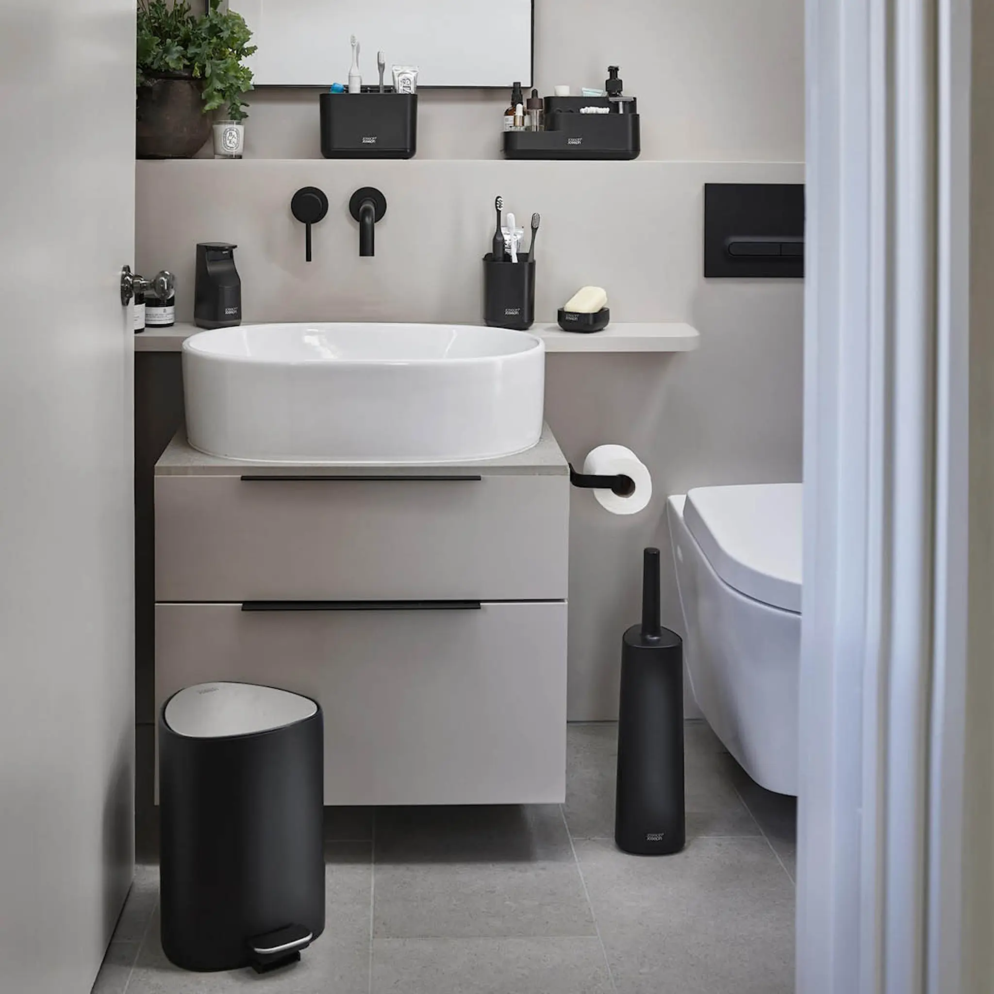 Joseph Joseph Slim Compact såpeskål 7,1x8,4 cm matt svart