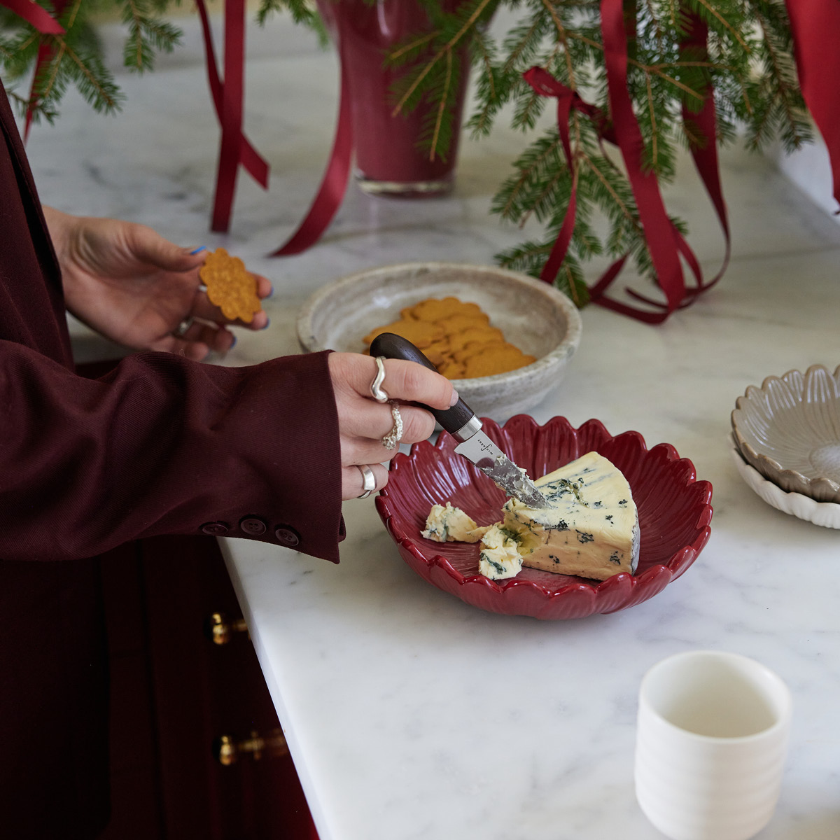 Sagaform Dagny djupt fat 20 cm vinröd