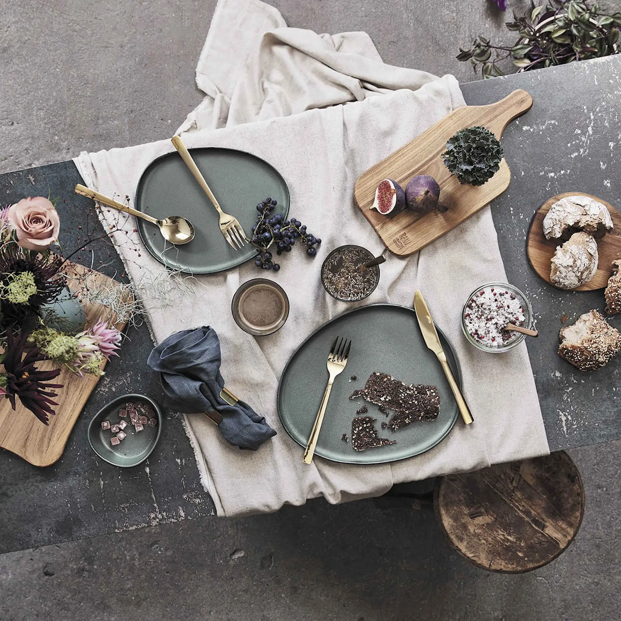 Aida RAW Organic Lautanen 29x25 cm Northern Green