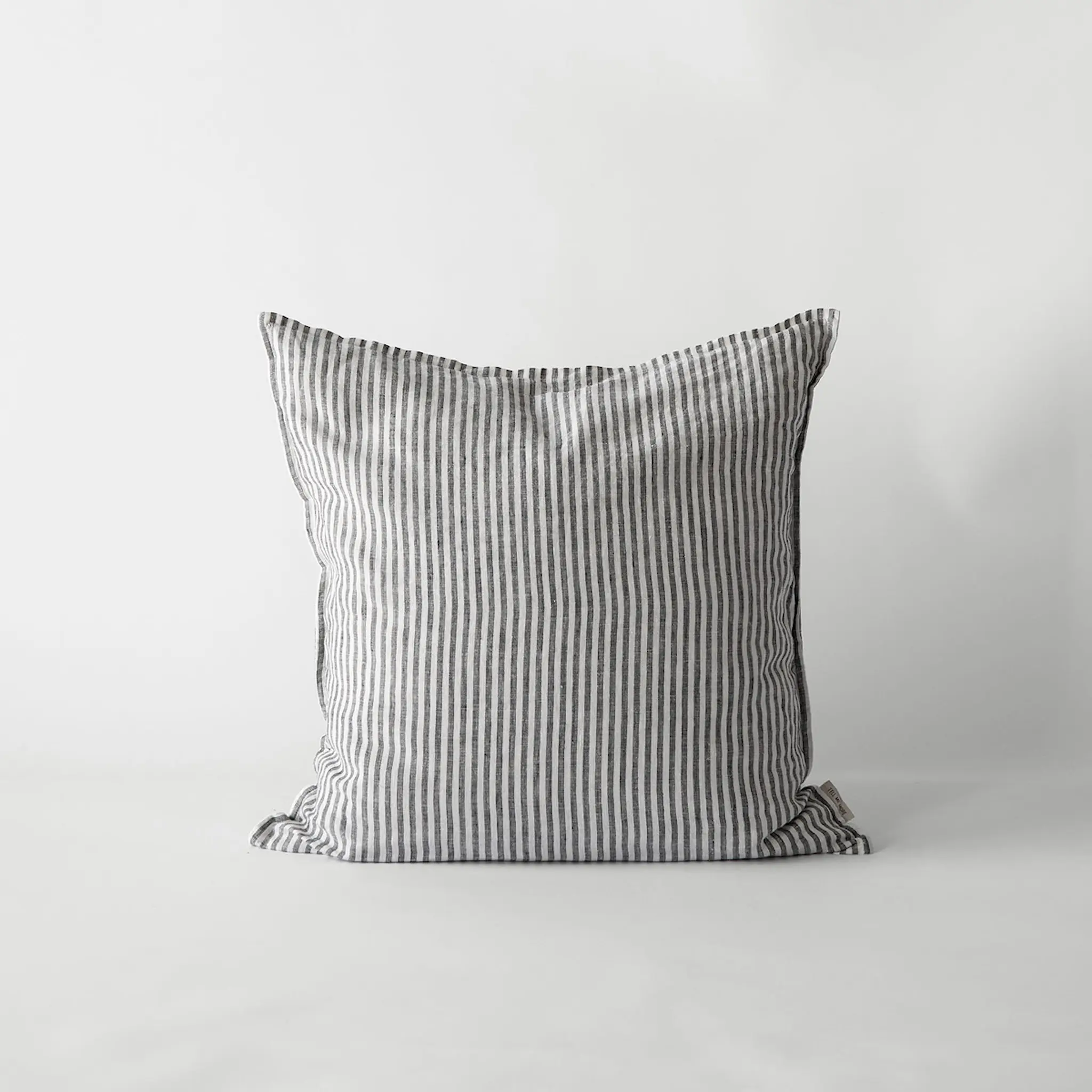 Tell Me More Kuddfodral linne 50x50 cm grey/white