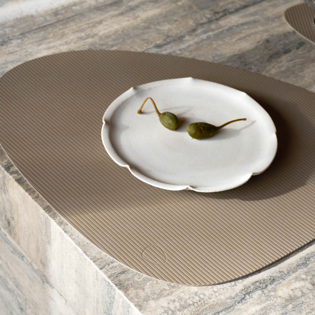 LIND DNA Curve Corduroy Pöytätabletti 37x44 cm Clay Brown