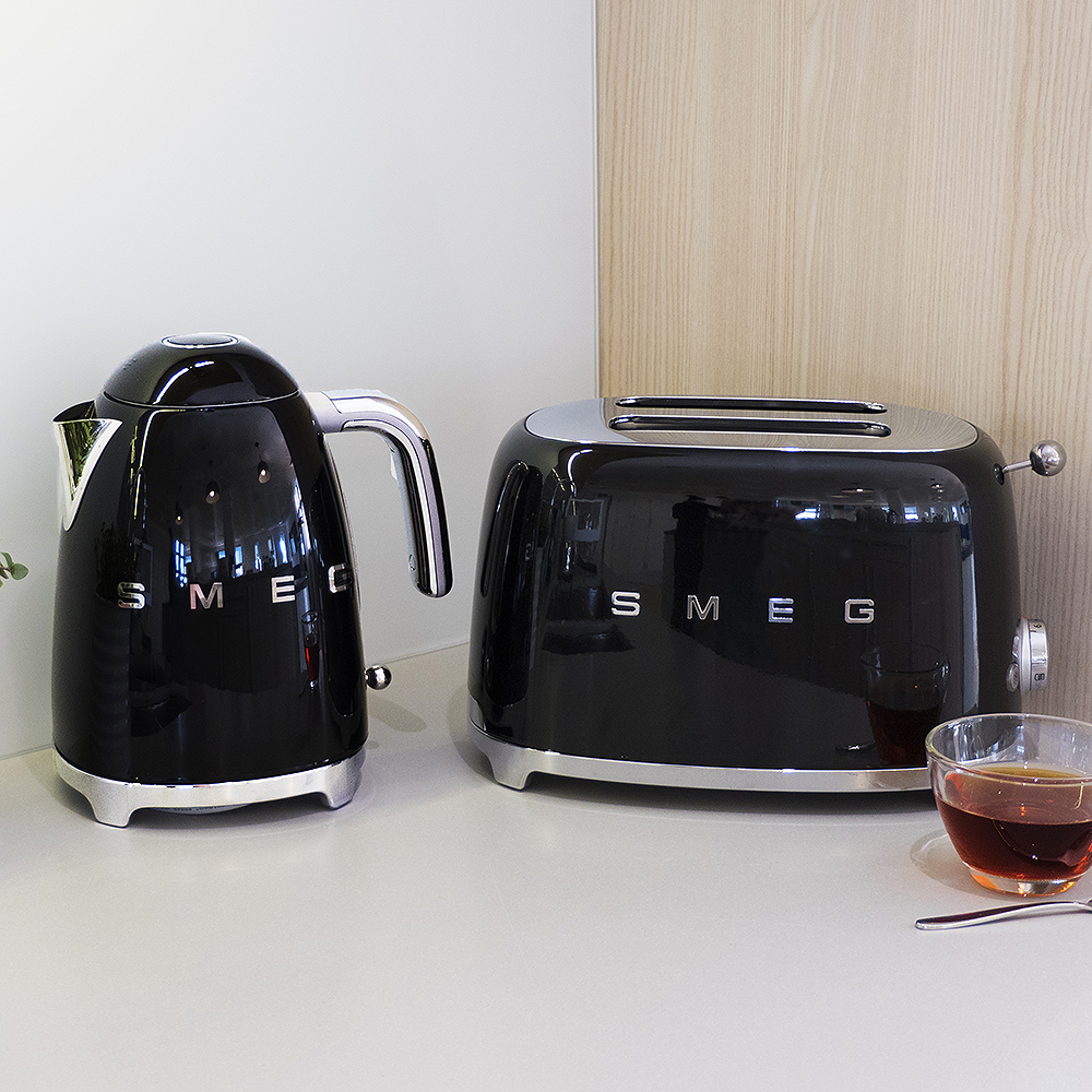 Smeg Smeg Leivänpaahdin 2 viipaletta TSF01 Musta