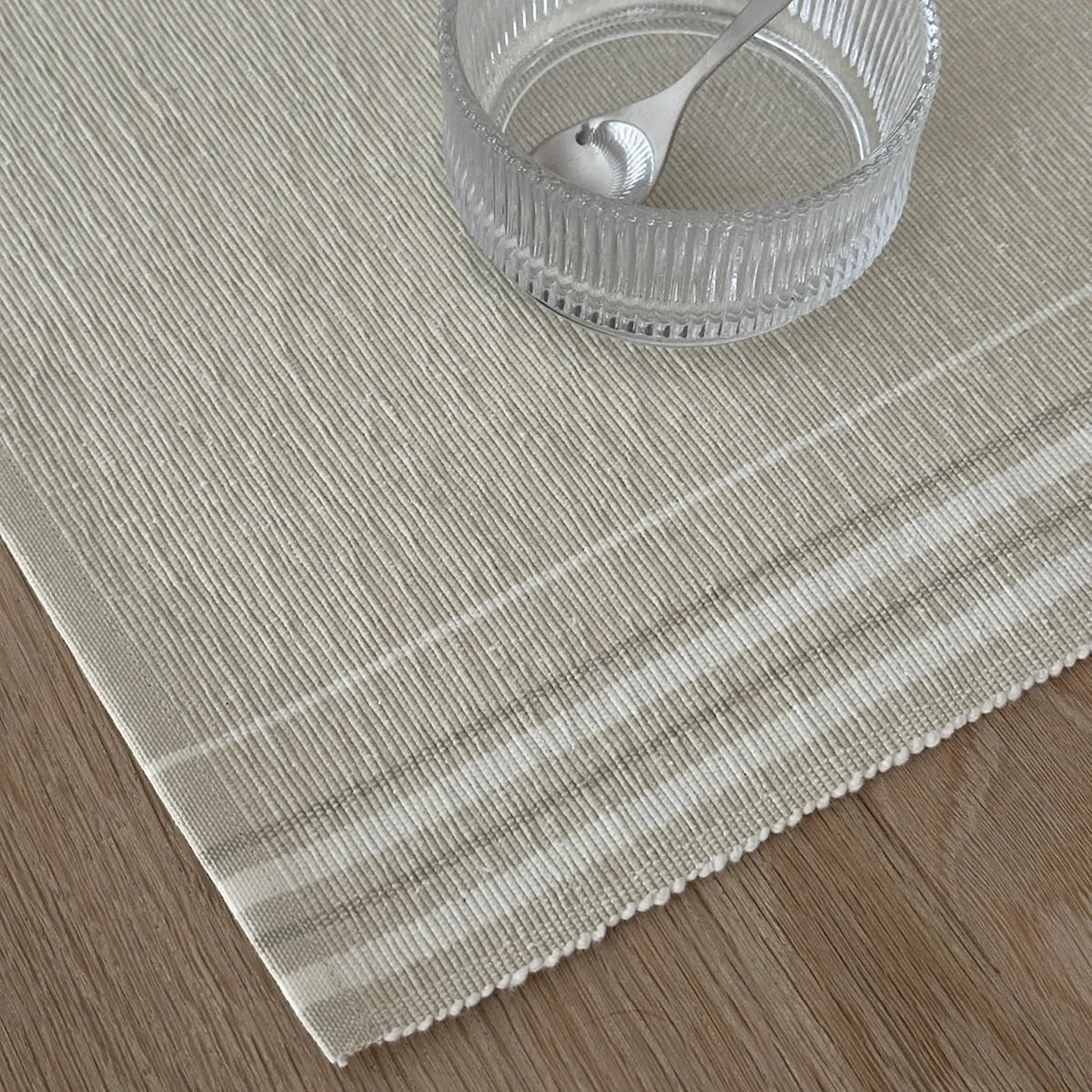 Stelton Vibeke Klint pöytätabletti neutraali viiva 33x48 cm valkoinen
