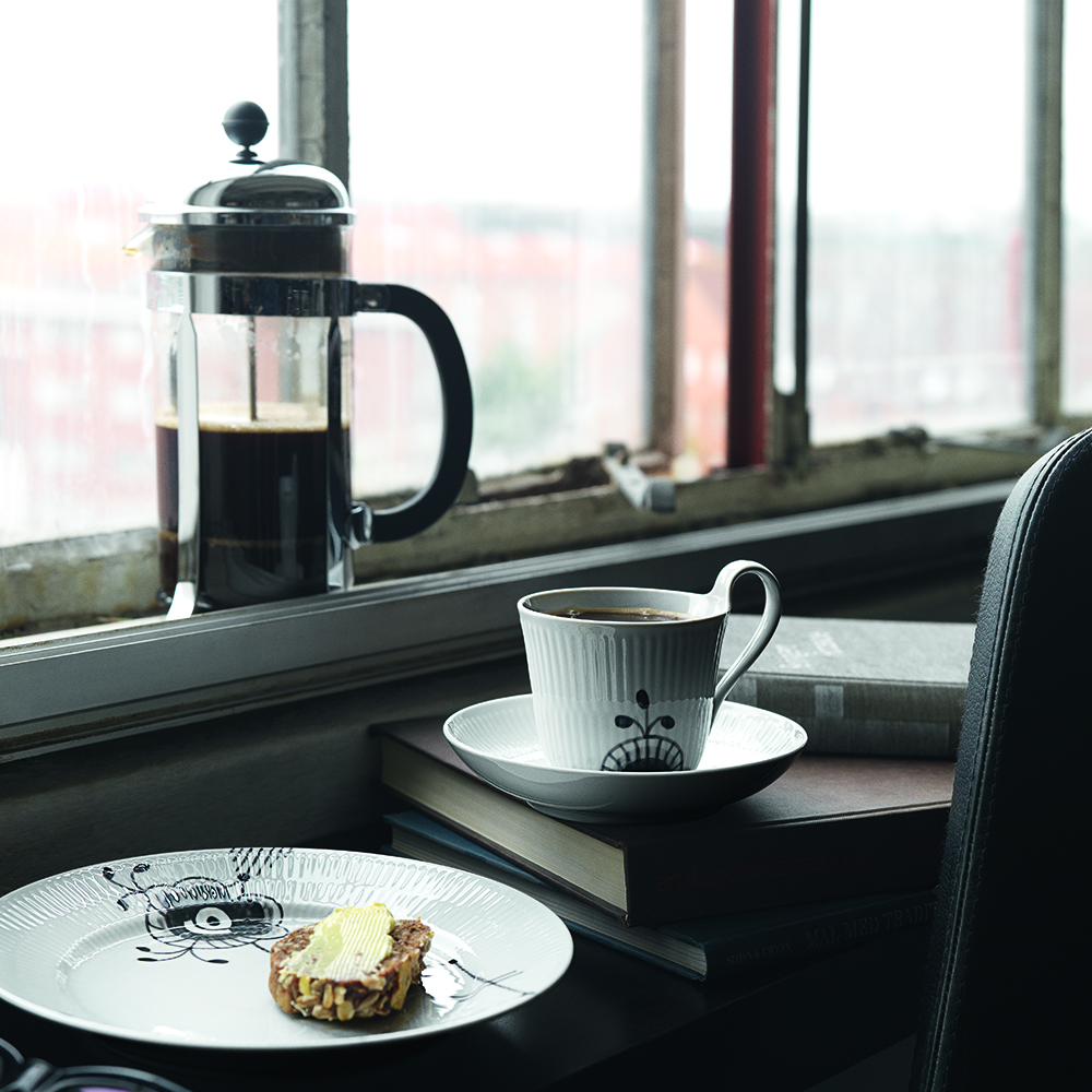 Royal Copenhagen Sort Mega Riflet tallerken 22 cm dekor 2