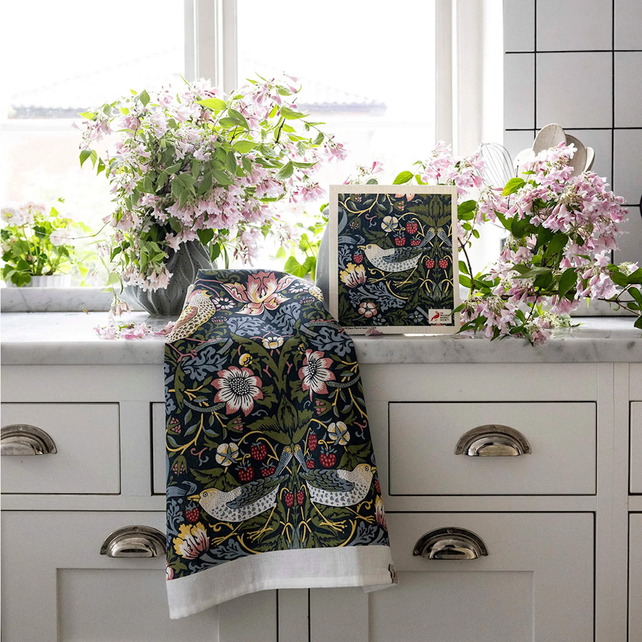 Citronelles William Morris set kökshandduk & disktrasa Strawberry thief