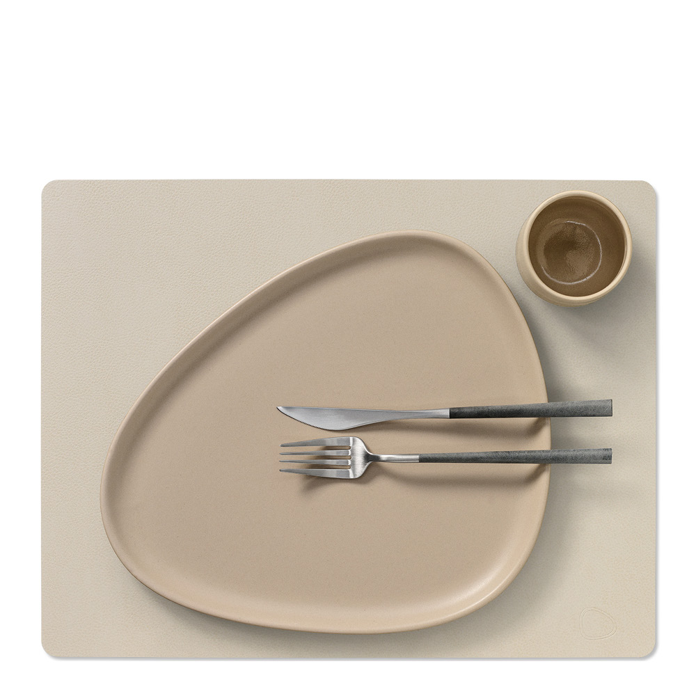 LIND DNA Square Leather Serene Pöytätabletti 35x44 cm Cream