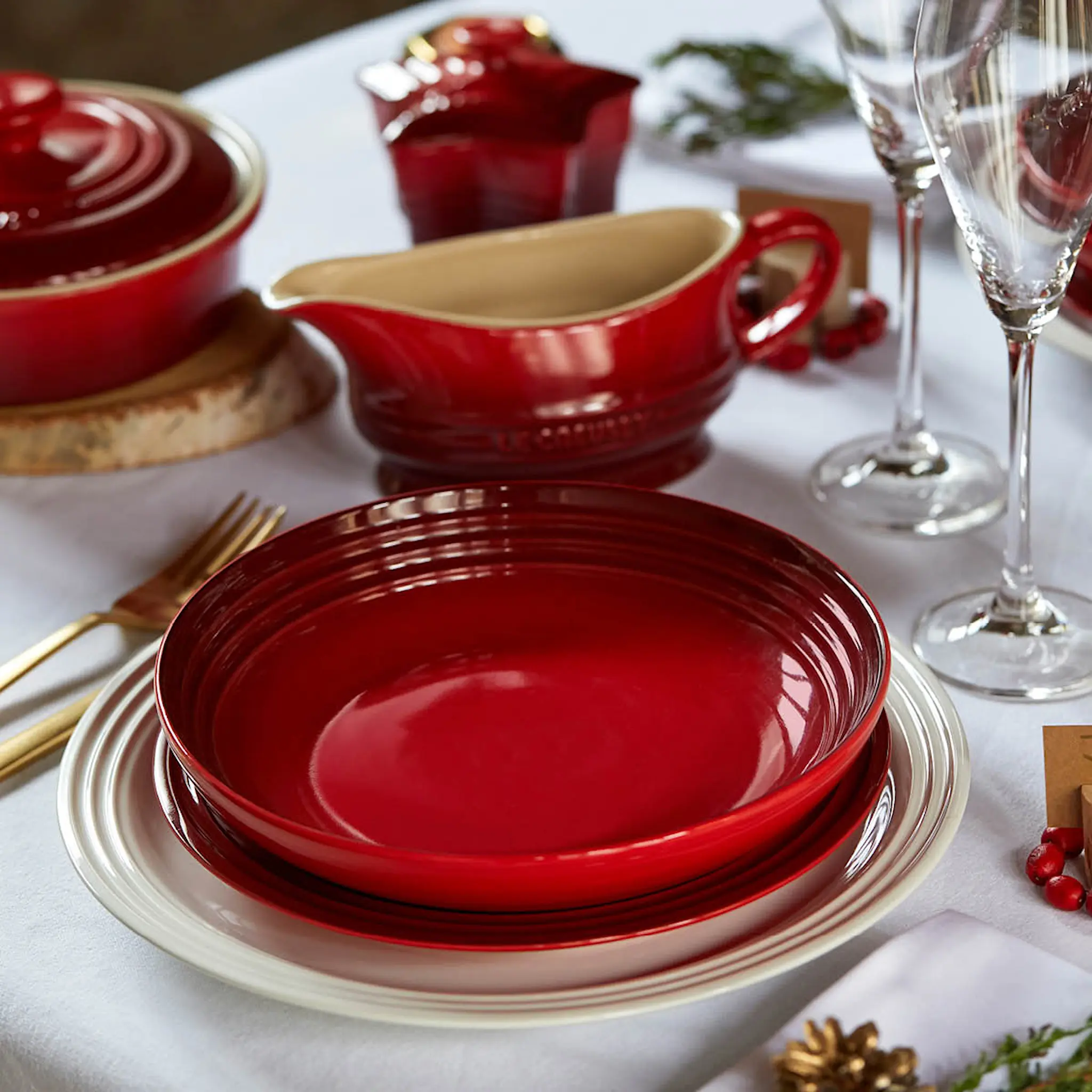 Le Creuset Signature Pastalautanen 22 cm Cerise