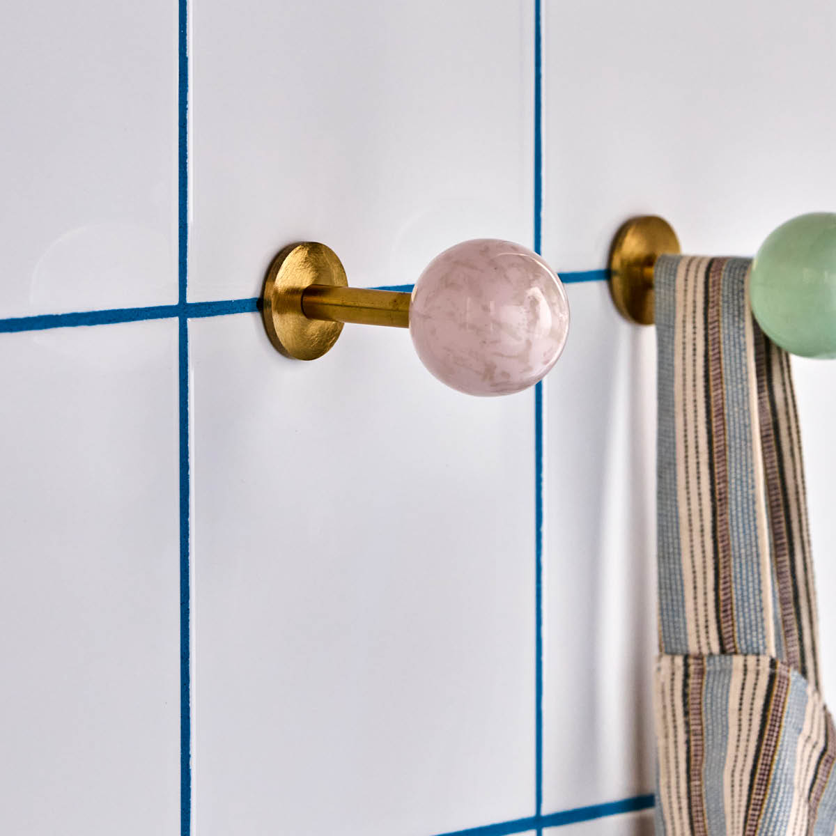 House Doctor Ball knagg 5x2 cm 2 stk messing/rosa