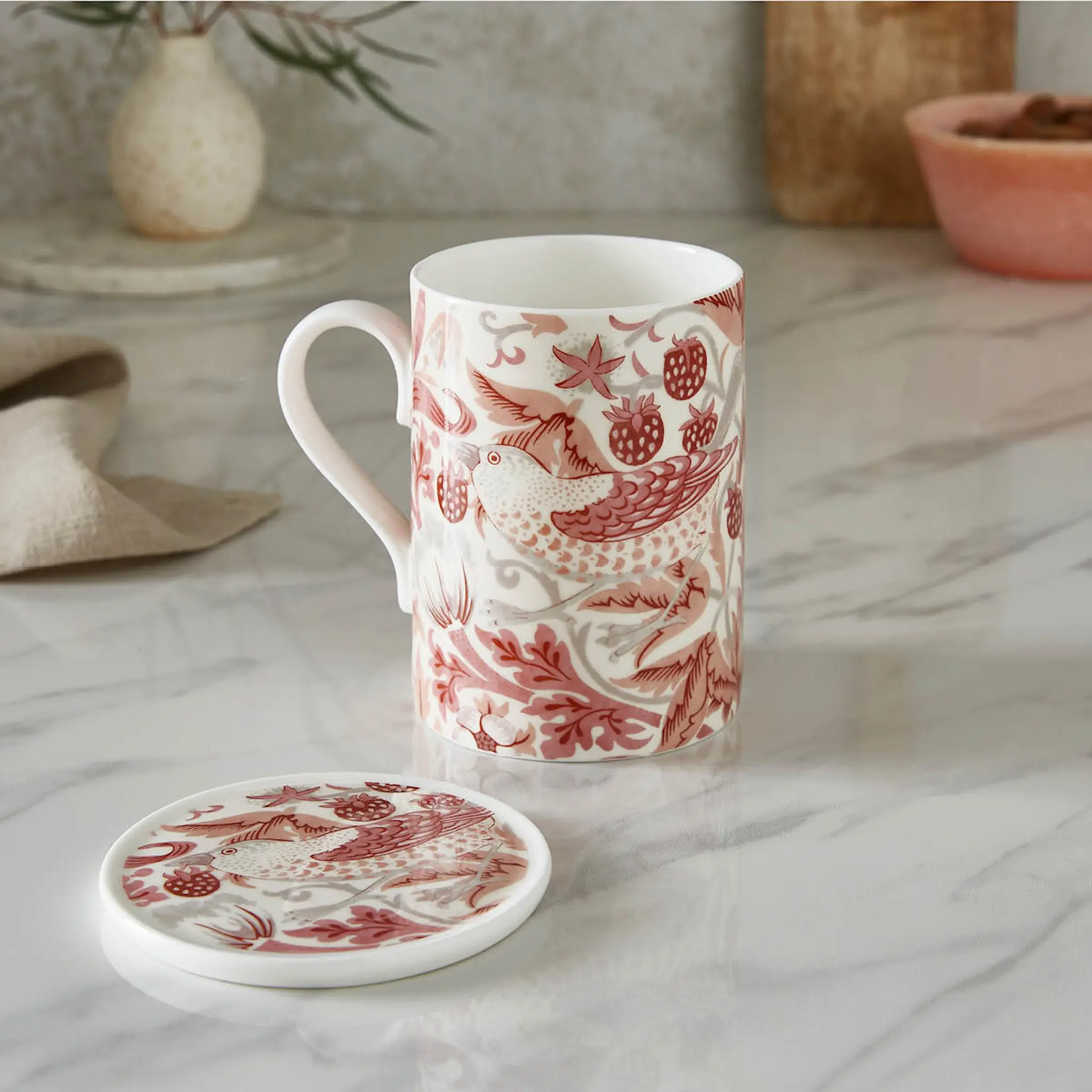 Spode Morris & Co mugg och underlägg Strawberry Thief Madder