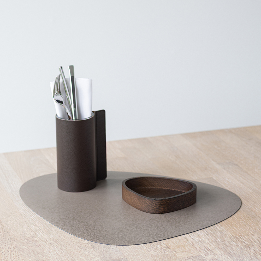 LIND DNA Leather Serene Curve bordbrikke L 37x44 cm mole grey