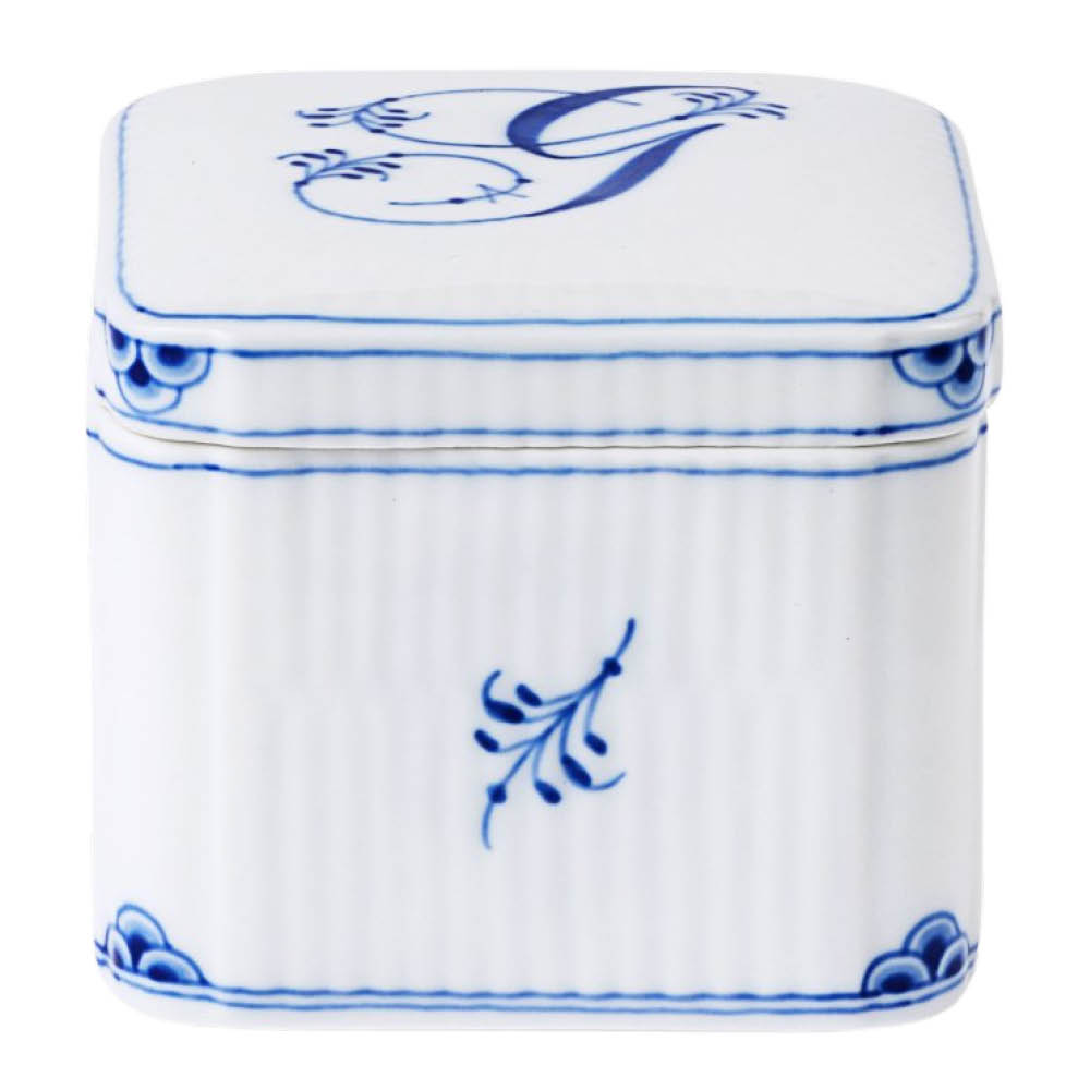 Royal Copenhagen Alphabet Collection firkantet bonbonniere G 13 cl blå/hvit