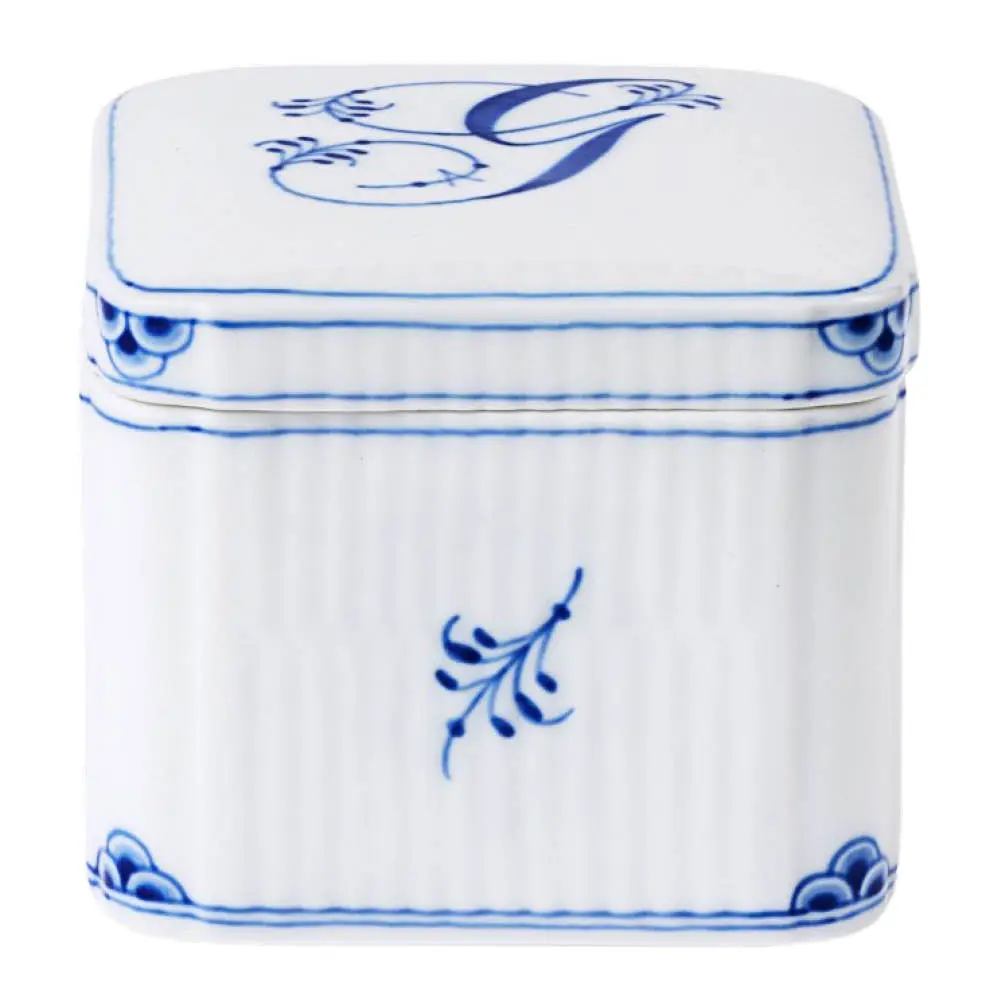 Alphabet Collection firkantet bonbonniere G 13 cl blå/hvit