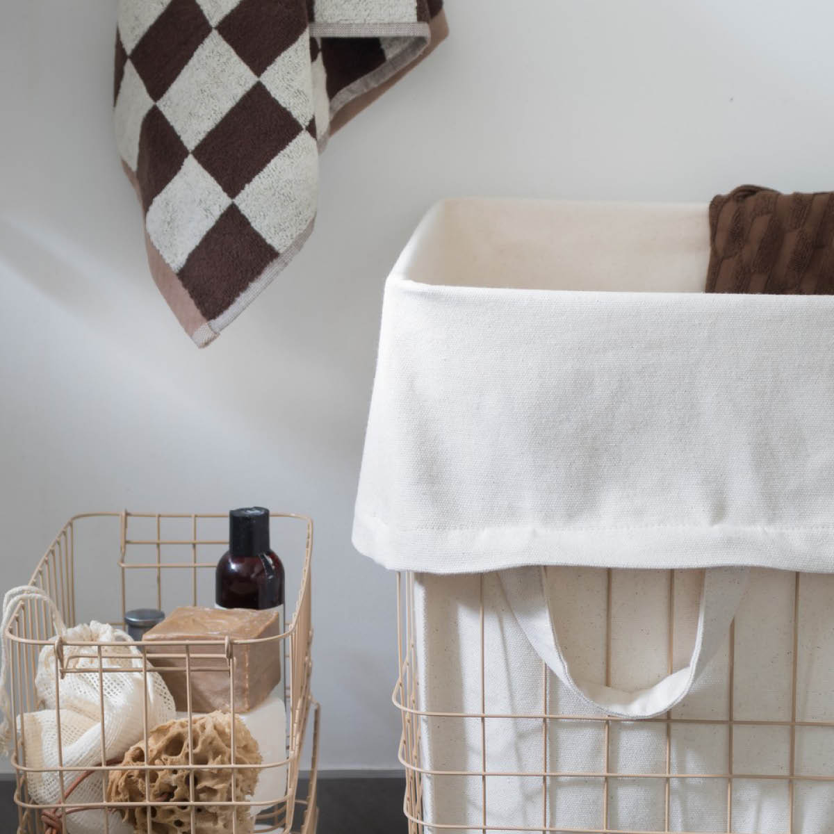 Mette Ditmer STORE-IT metallkorg med canvaspåse 40x32x50 cm sand