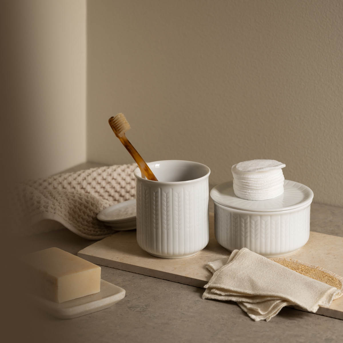 Rörstrand Swedish Grace krukke M 0,8L snø/hvit