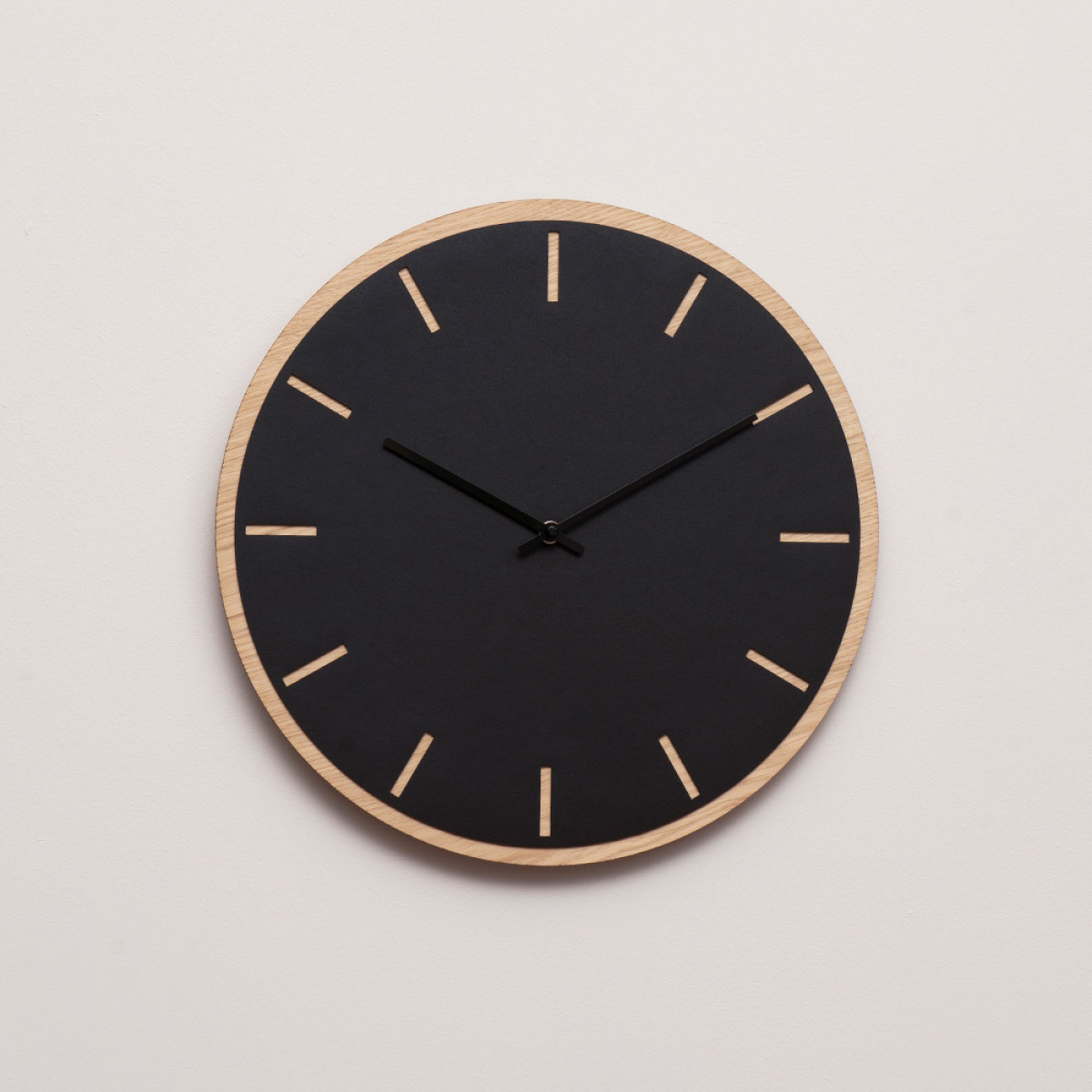 Hemverk Nero Seinäkello 28 cm Musta/Musta