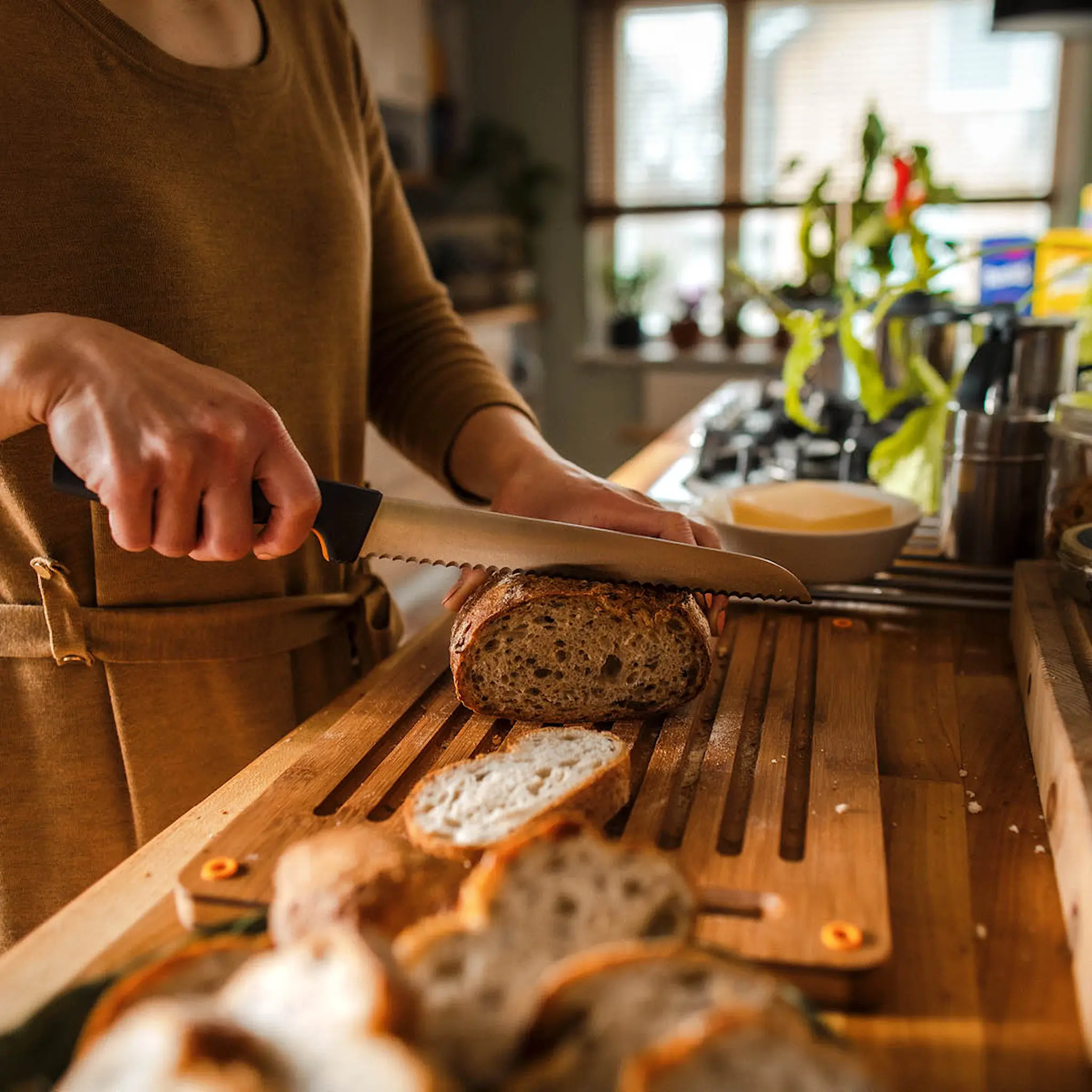 Fiskars Functional Form Leipäveitsi 21cm