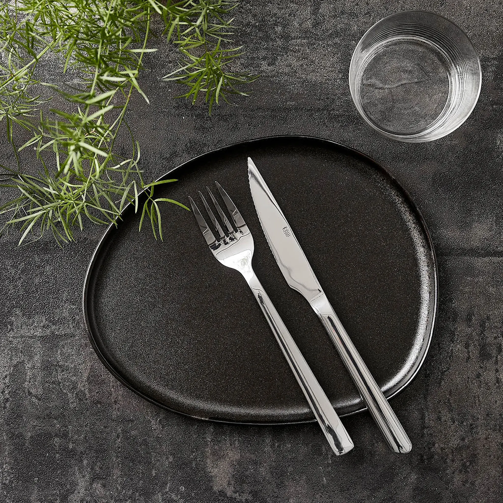 Aida RAW Organic Lautanen 24x21 cm Titanium Black