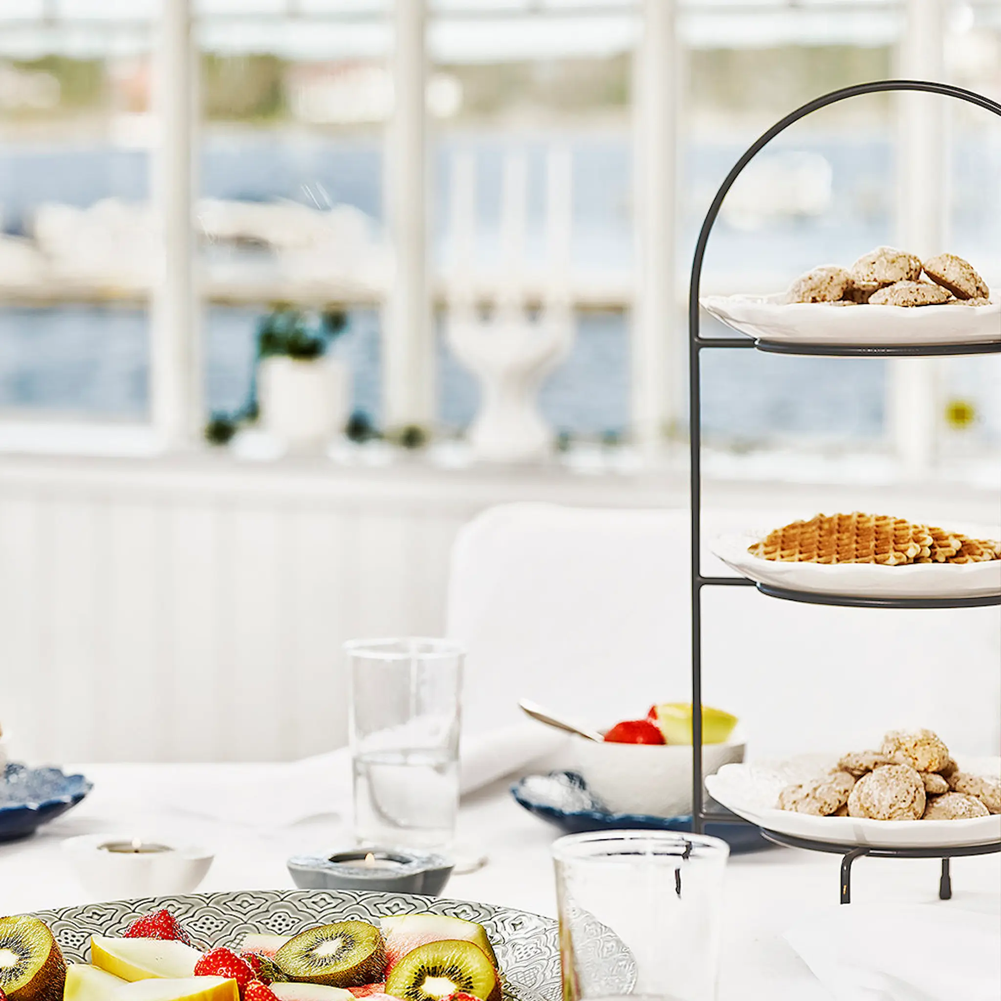 Cult Design Orient trippelstativ 43 cm svart hover