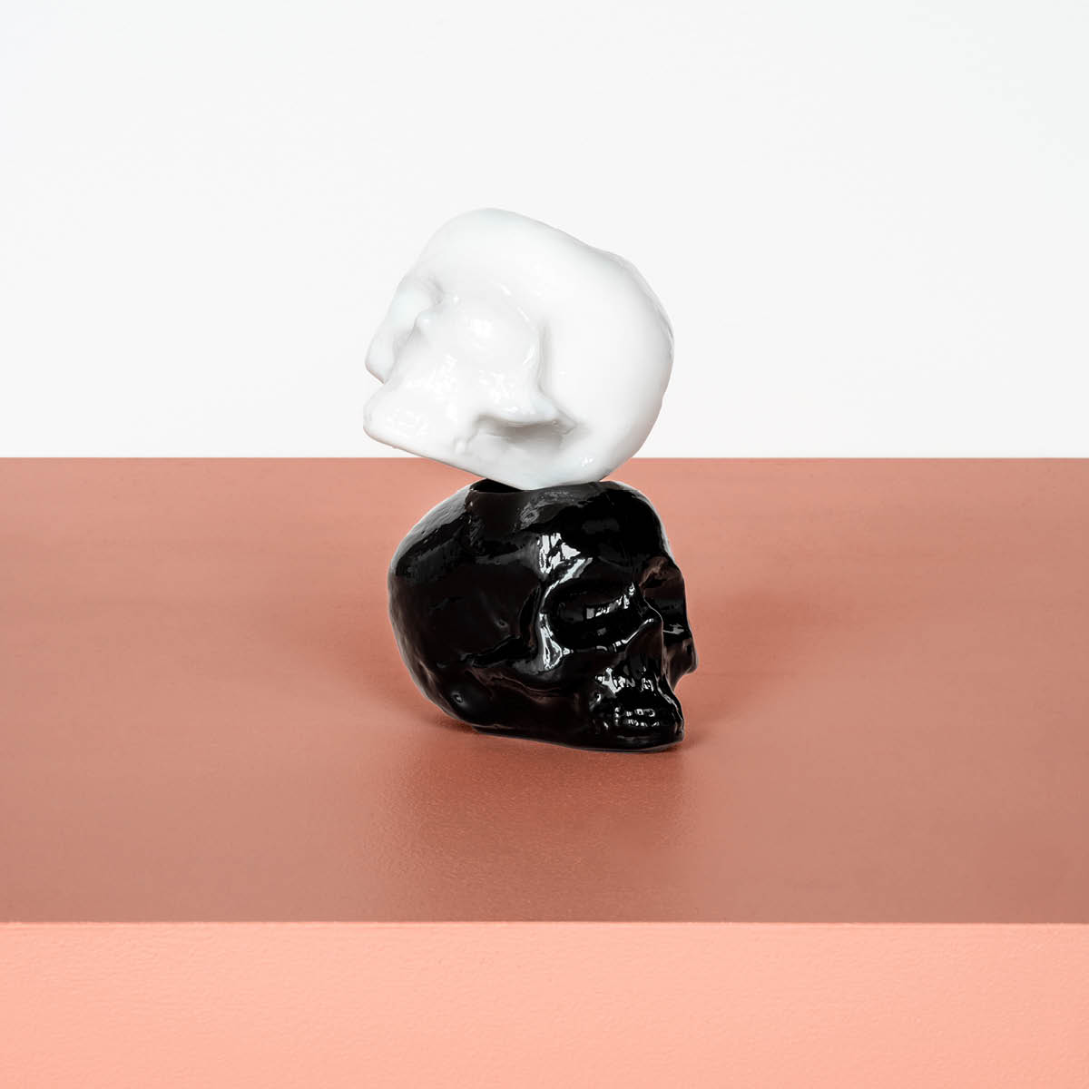 Kosta Boda Still Life Skull Kynttilälyhty 8,5 cm Offwhite