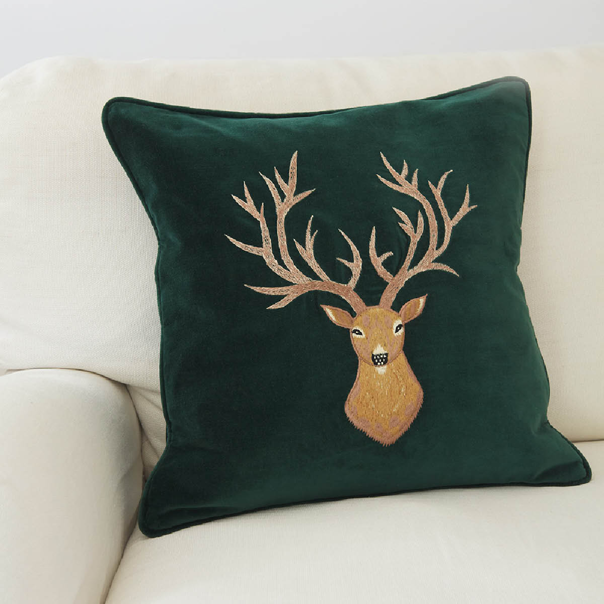 Chhatwal & Jonsson Reindeer kuddfodral sammet 50x50 cm Green