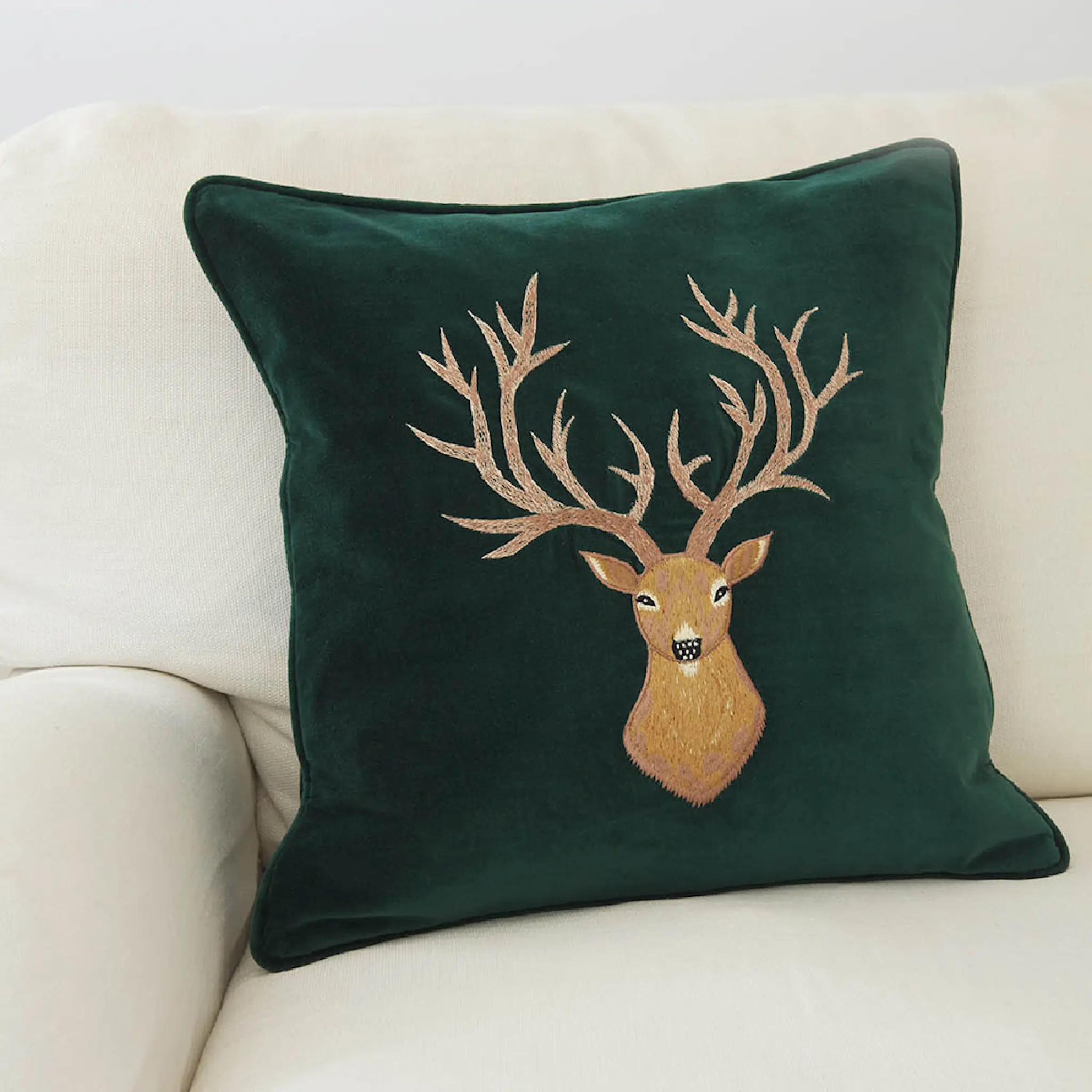 Chhatwal & Jonsson Reindeer kuddfodral sammet 50x50 cm Green