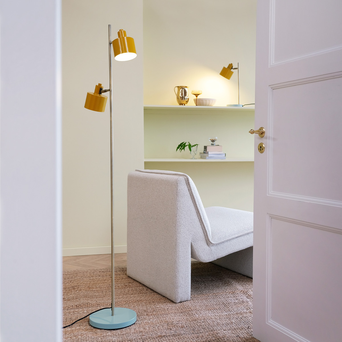 Dyberg Larsen Ocean golvlampa 160 cm curry/mässing/turkos