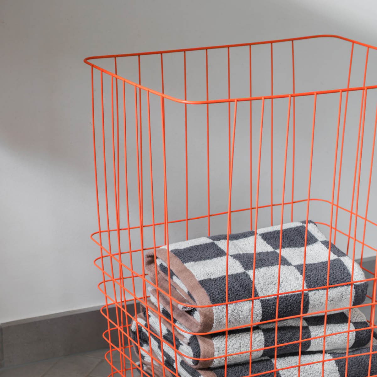 Mette Ditmer STORE-IT metallkorg med canvaspåse 40x32x50 cm orange