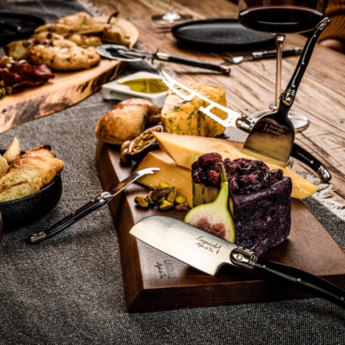 Laguiole Style de Vie Ostekniver og skjærebrett 6 deler svart