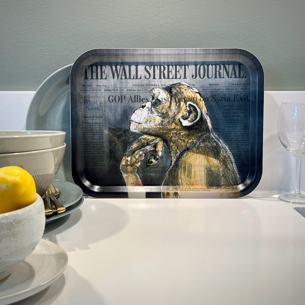 LISA TÖRNER ART Bordbrikke Monkey Business 28x36 cm svart