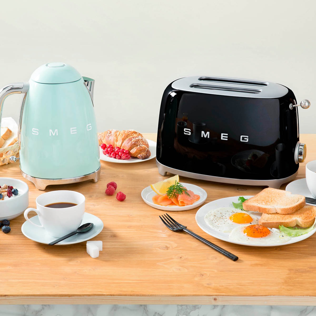 Smeg Smeg Leivänpaahdin 2 viipaletta TSF01 Musta