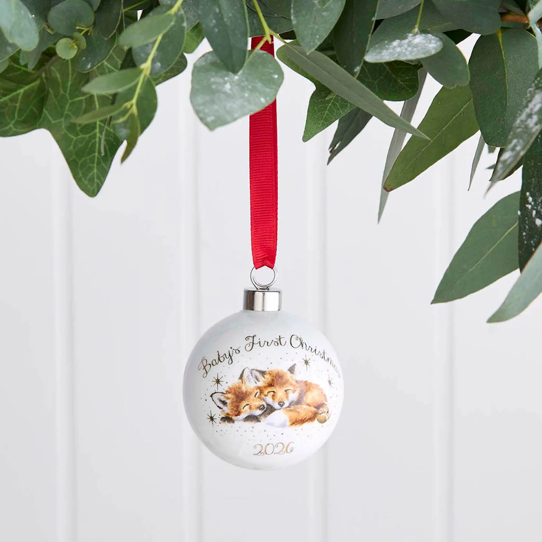 Royal Worcester Wrendale Designs joulupallo Baby's First Christmas 2026