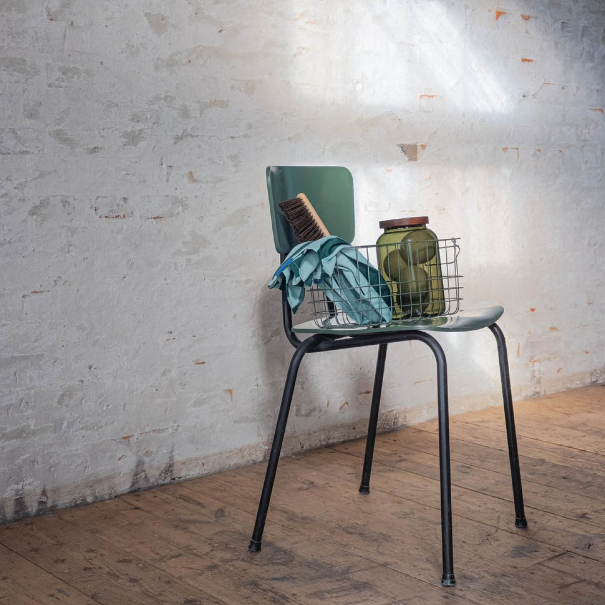 Mette Ditmer Luna glasburk med lock 20 cm dark forest/akaciaträ