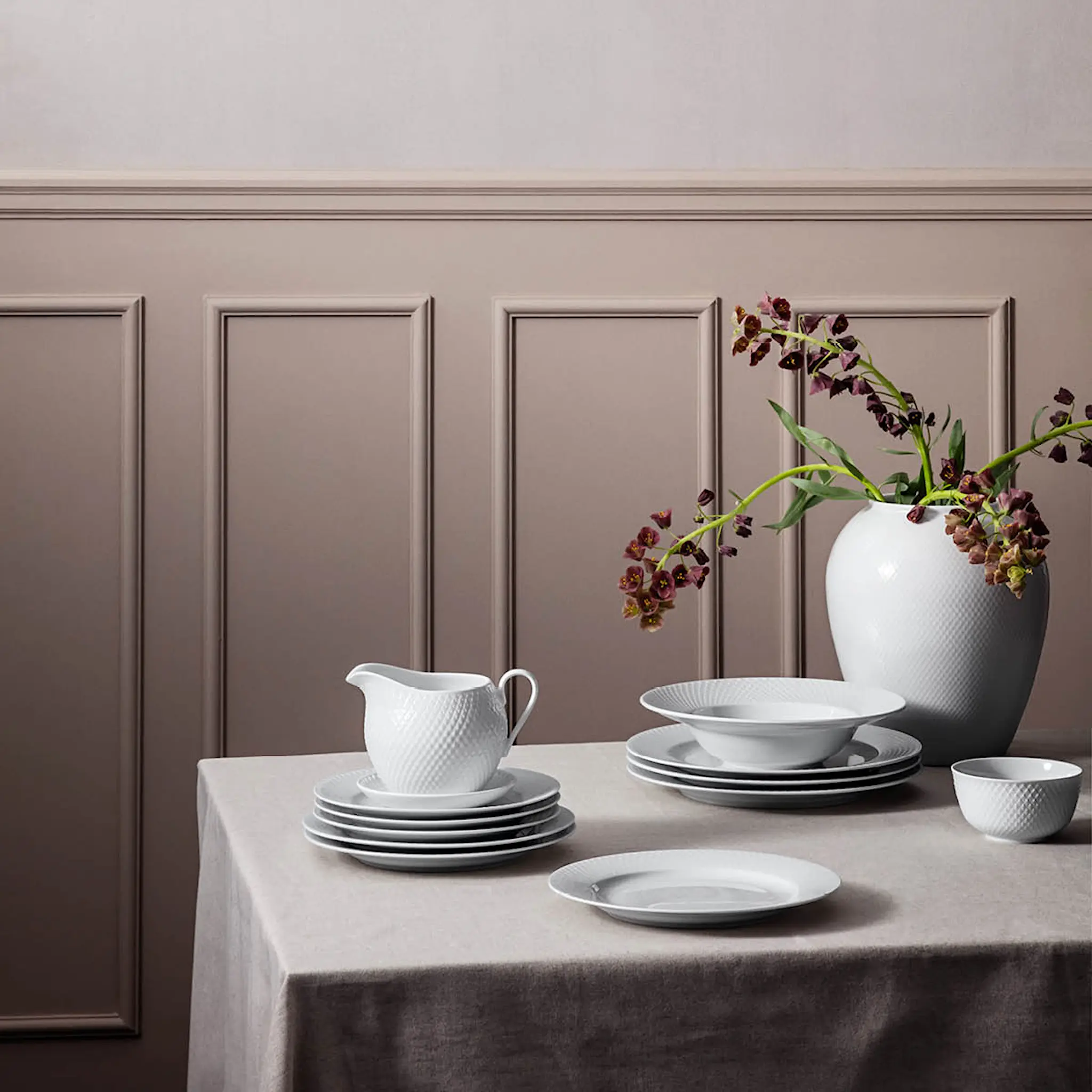 Lyngby Porcelæn Rhombe Kastikekaadin 67 cl Valkoinen