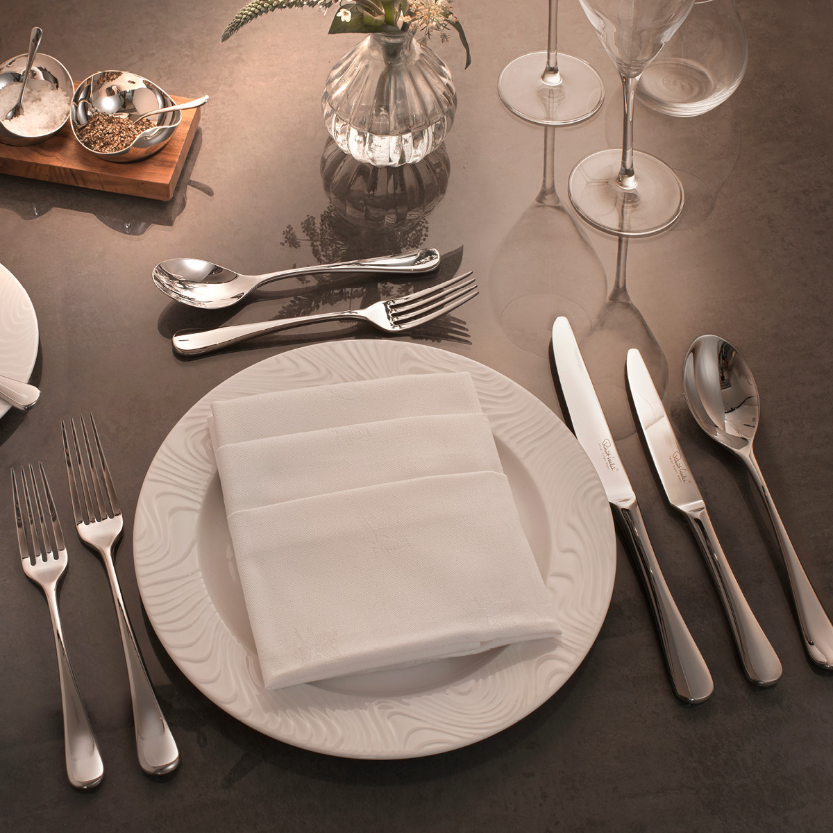 Robert Welch Radford Bright smørkniv 14,7 cm