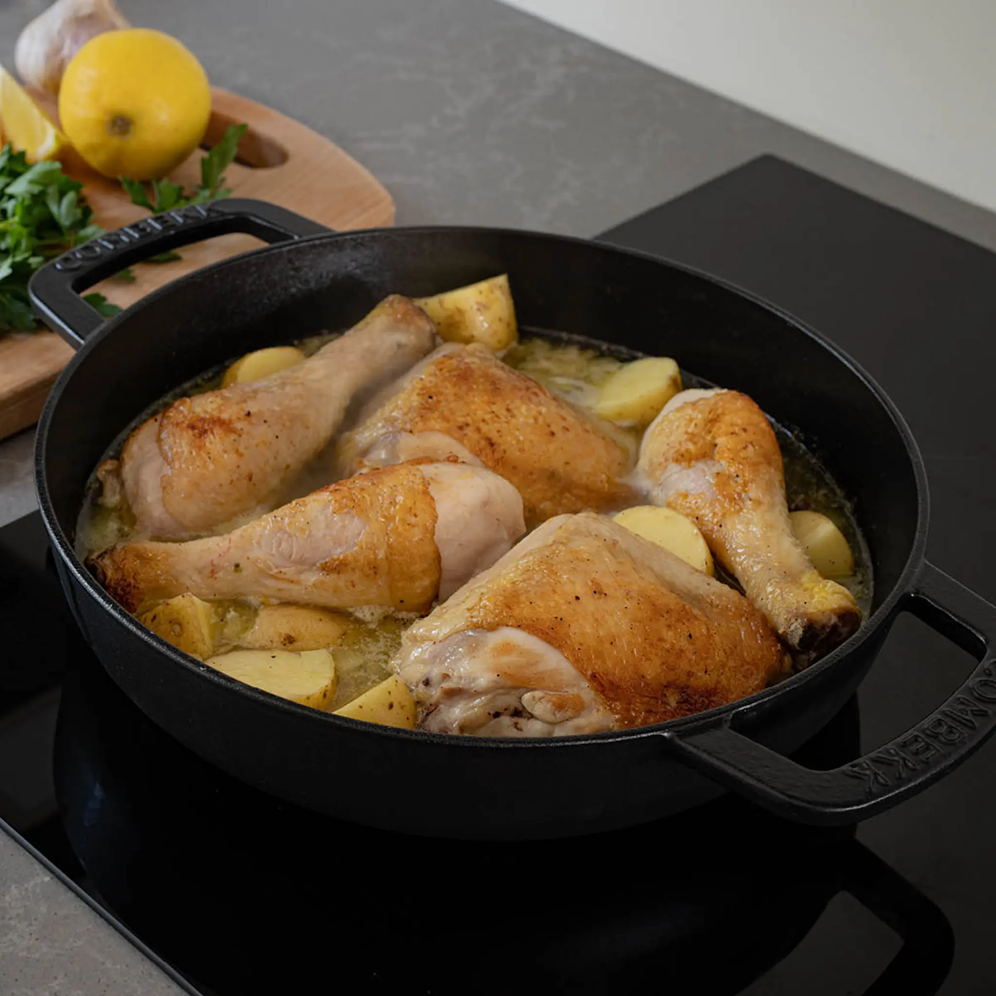 Combekk Braiser gjutjärnsgryta 28 cm 5 L svart