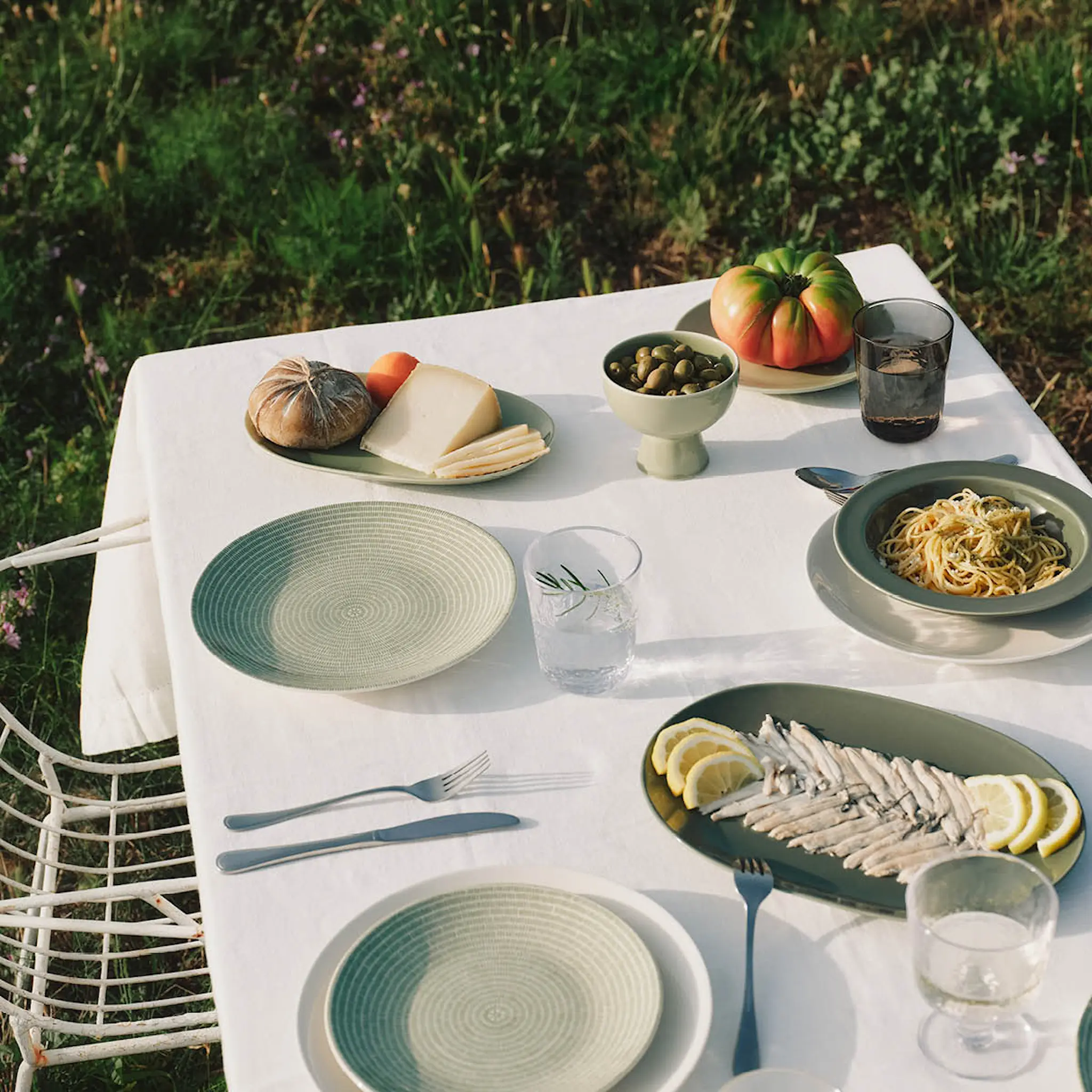 Arabia 24h djup tallrik 22 cm vintergrön