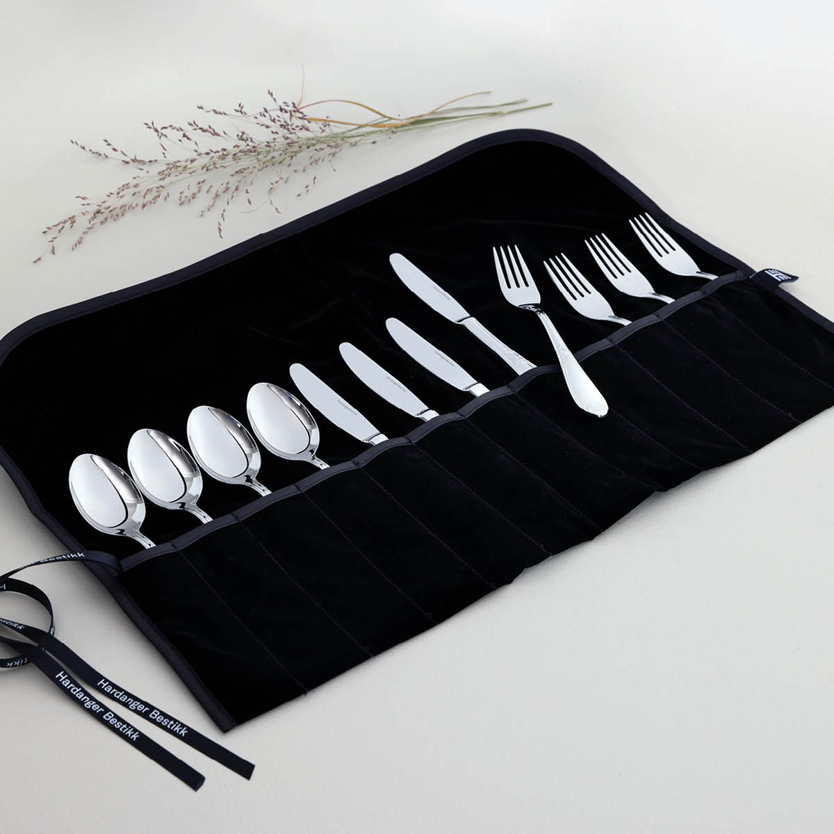 Hardanger bestikk Hardangerserien bestikkpose til 12 deler