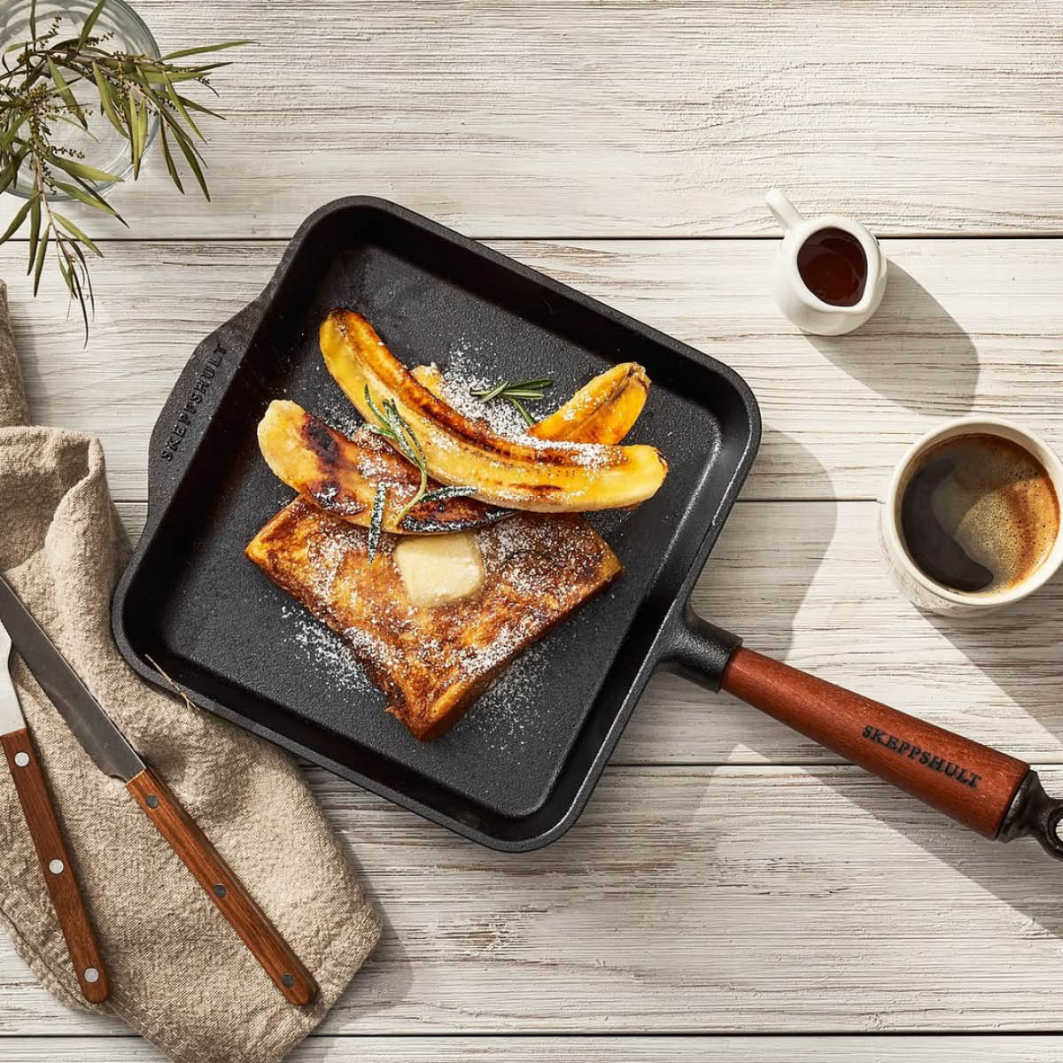 Skeppshult Traditional omelettpanna 21x22 cm med trähandtag