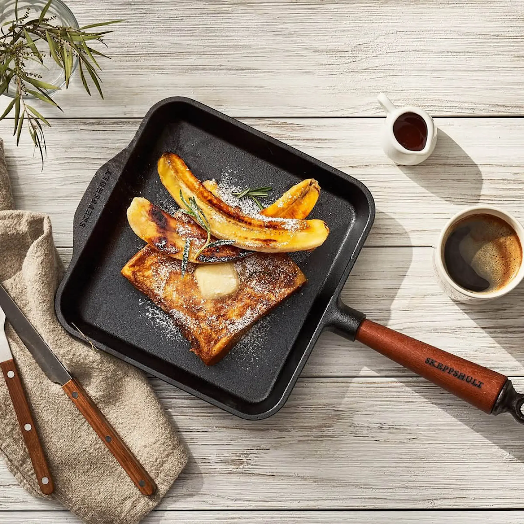 Skeppshult Traditional omelettpanna 21x22 cm med trähandtag