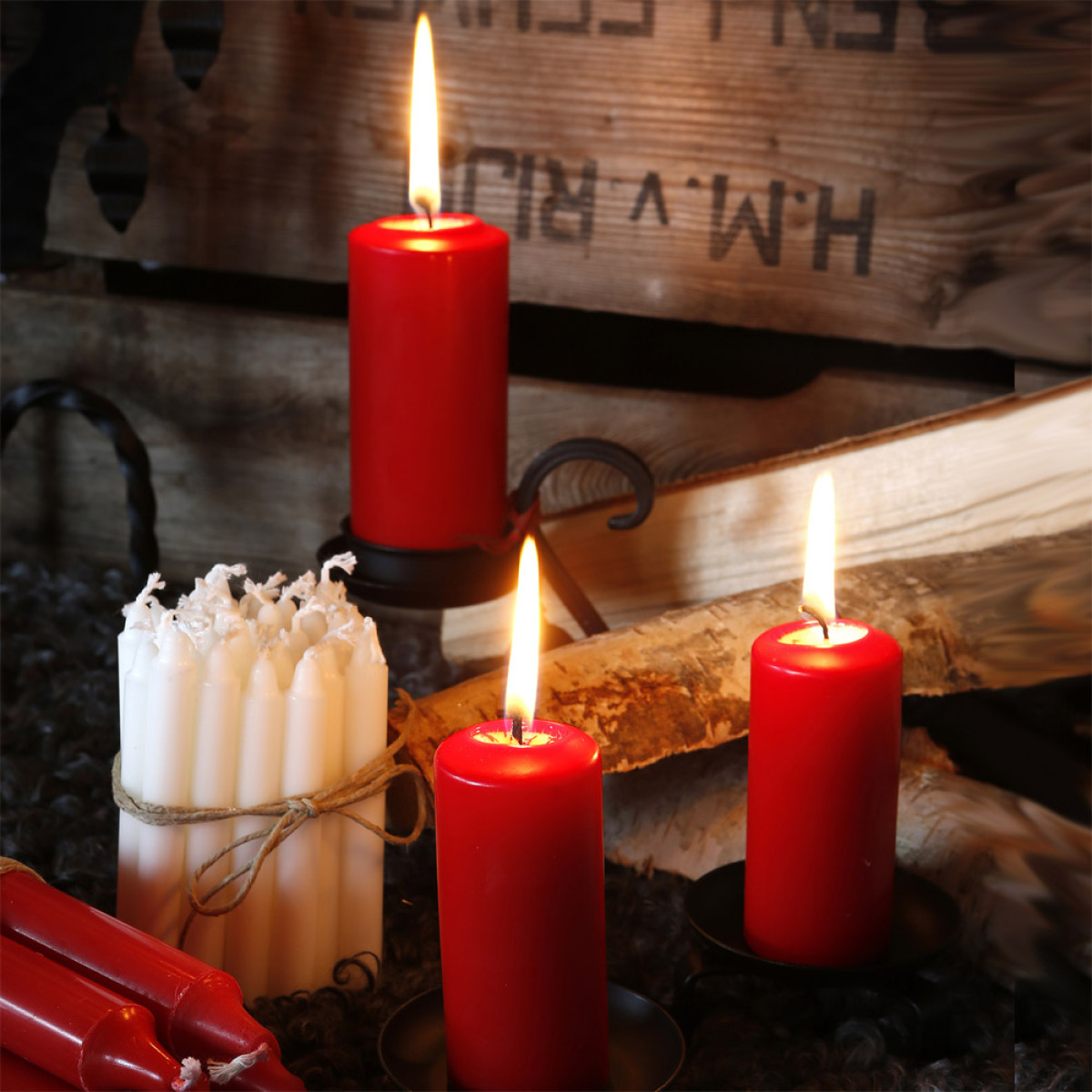 Liljeholmens Gilleljus Pöytäkynttilä 12 cm Punainen