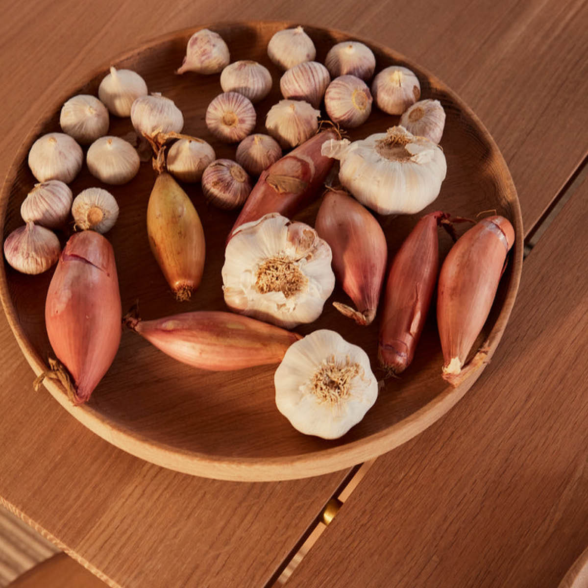 OYOY Inka rund träbricka 30 cm ek