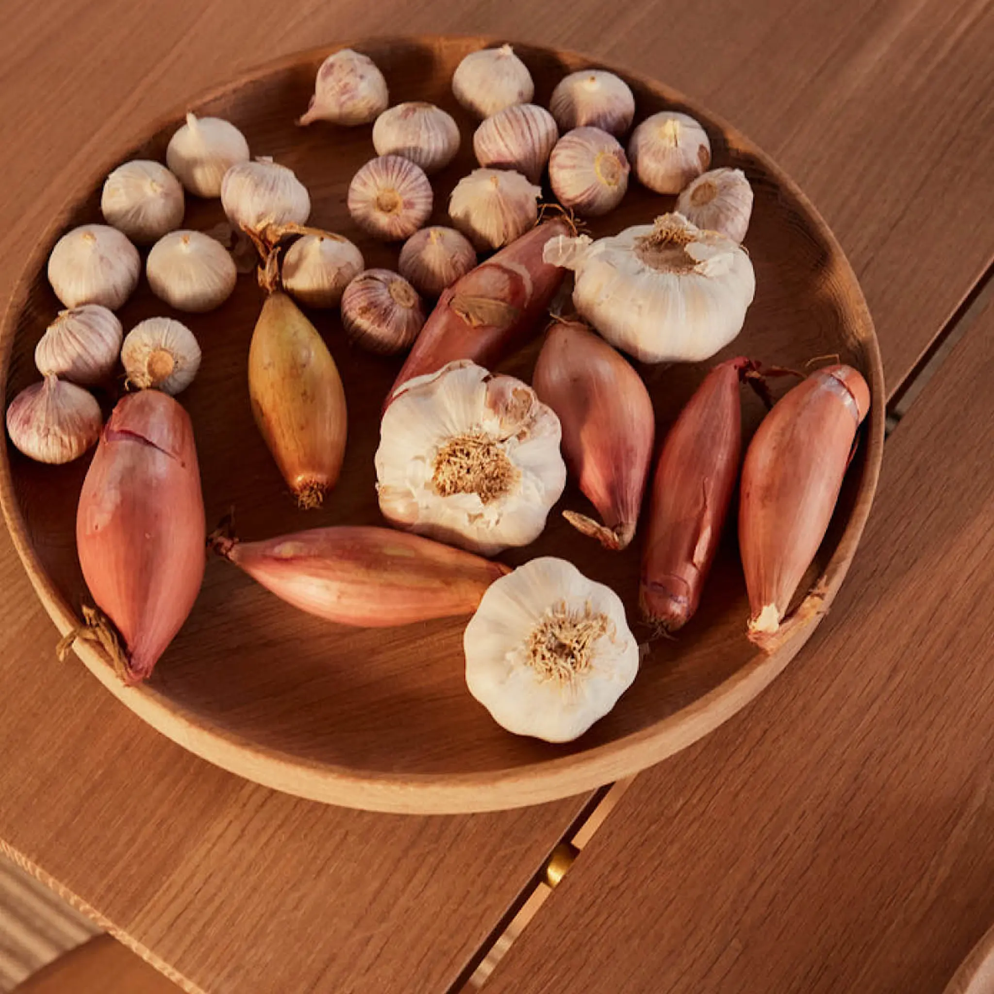 OYOY Inka rund träbricka 30 cm ek