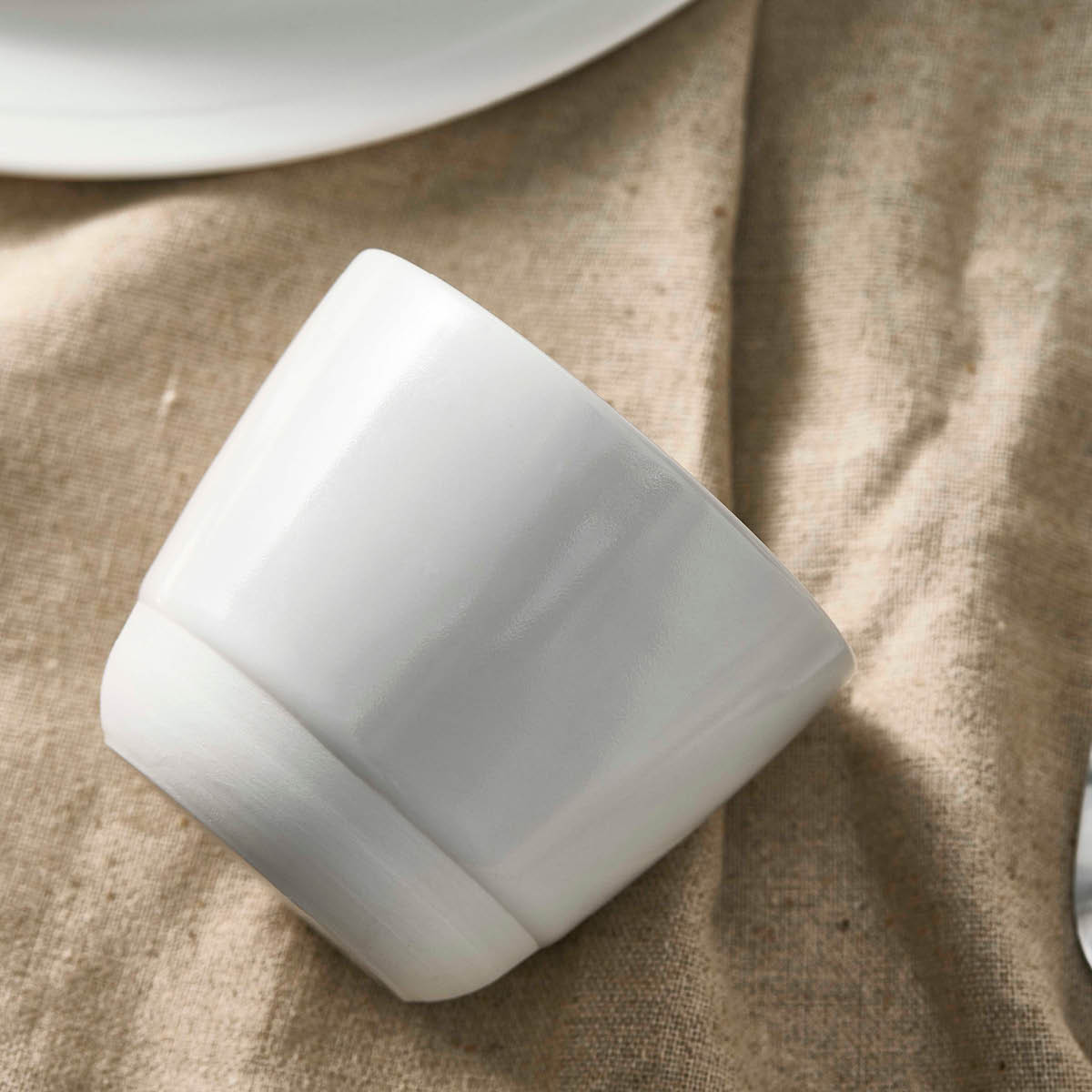 Aida RAW Pure Porcelain mugg utan öra 20 cl vit